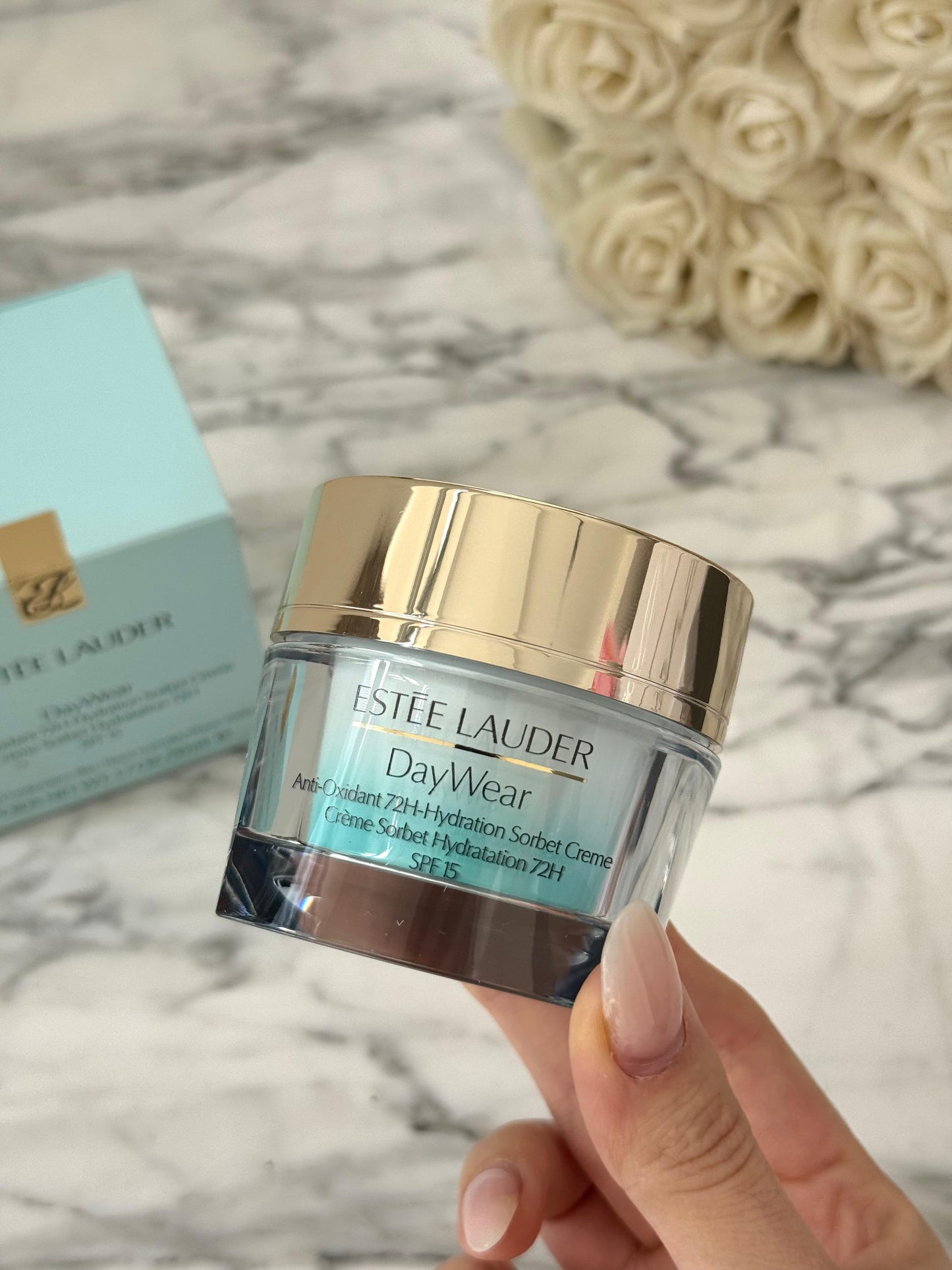 ESTÉE LAUDER DayWear Moisturizer
Anti-Oxidant 72H-Hydration Sorbet Creme SPF15