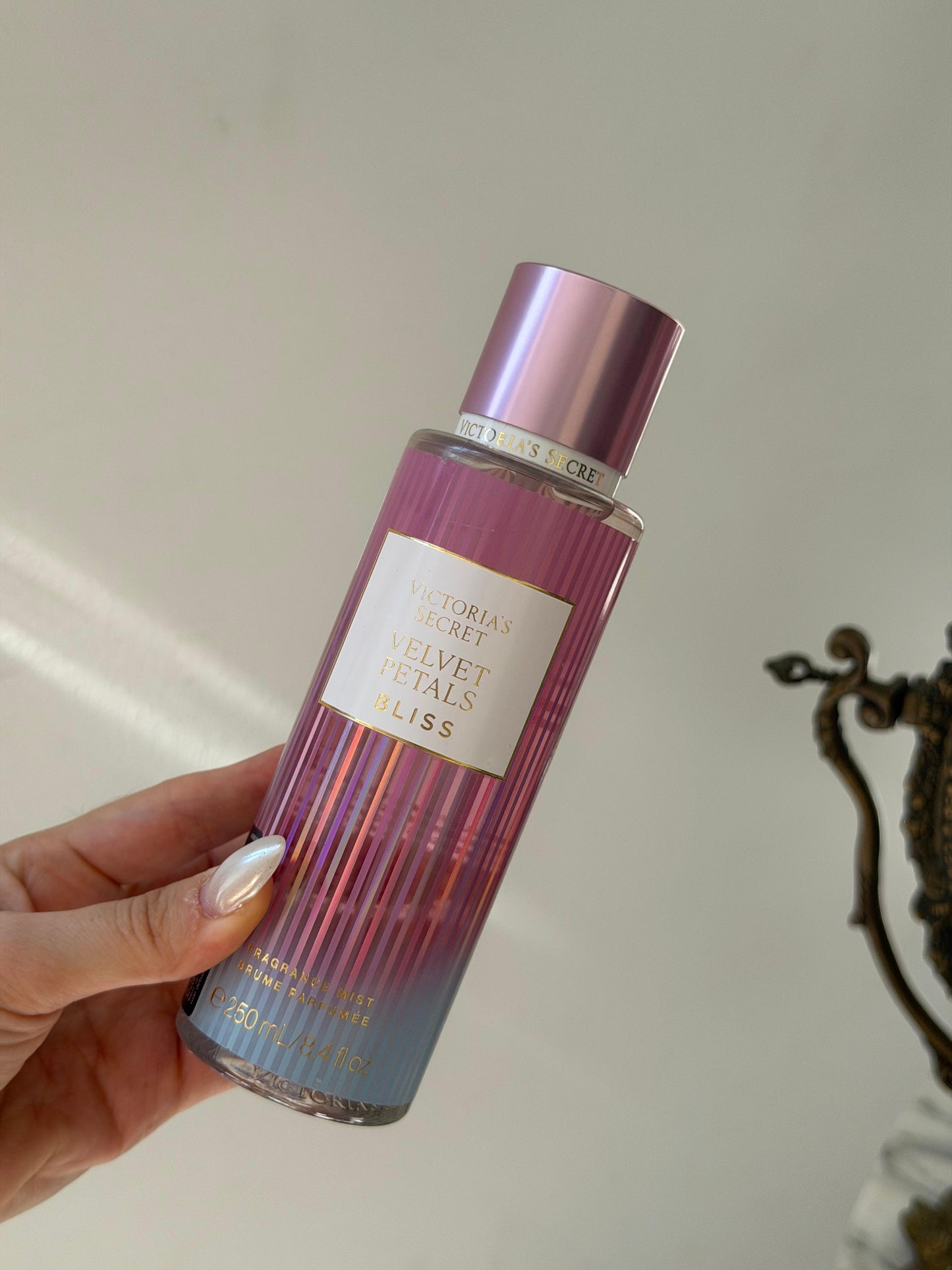 VICTORIA’S SECRET Velvet Petals Bliss
Fragrance Mist