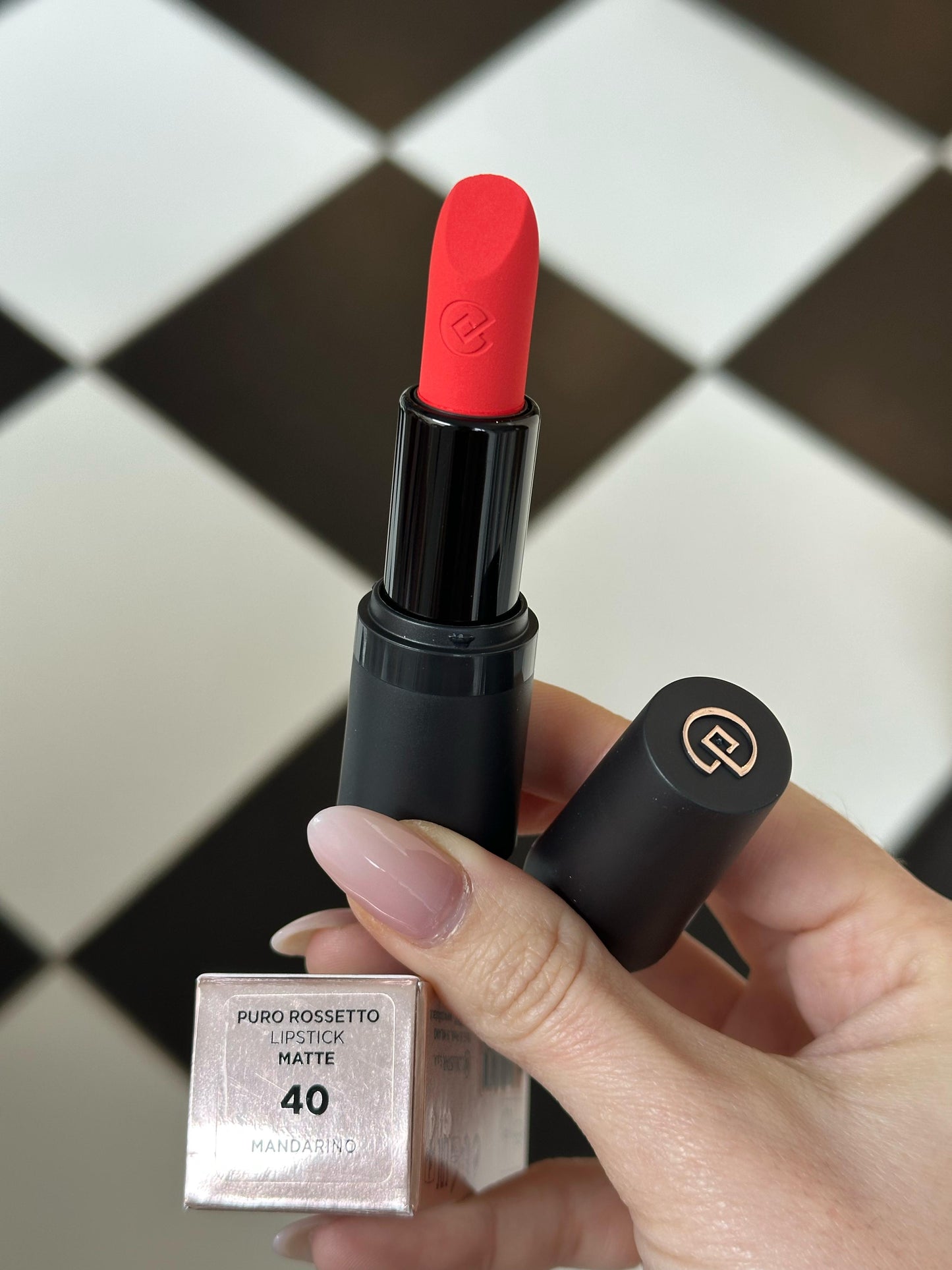 COLLISTAR
Puro Matte Lipstick
Hydrated Lips With a Long-Lasting Matte Finish