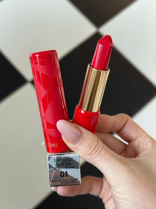 LANCÔME L'Absolu Rouge Cream Lipstick 18H Comfort, Hydrating and Shaping Lipcolor (01)