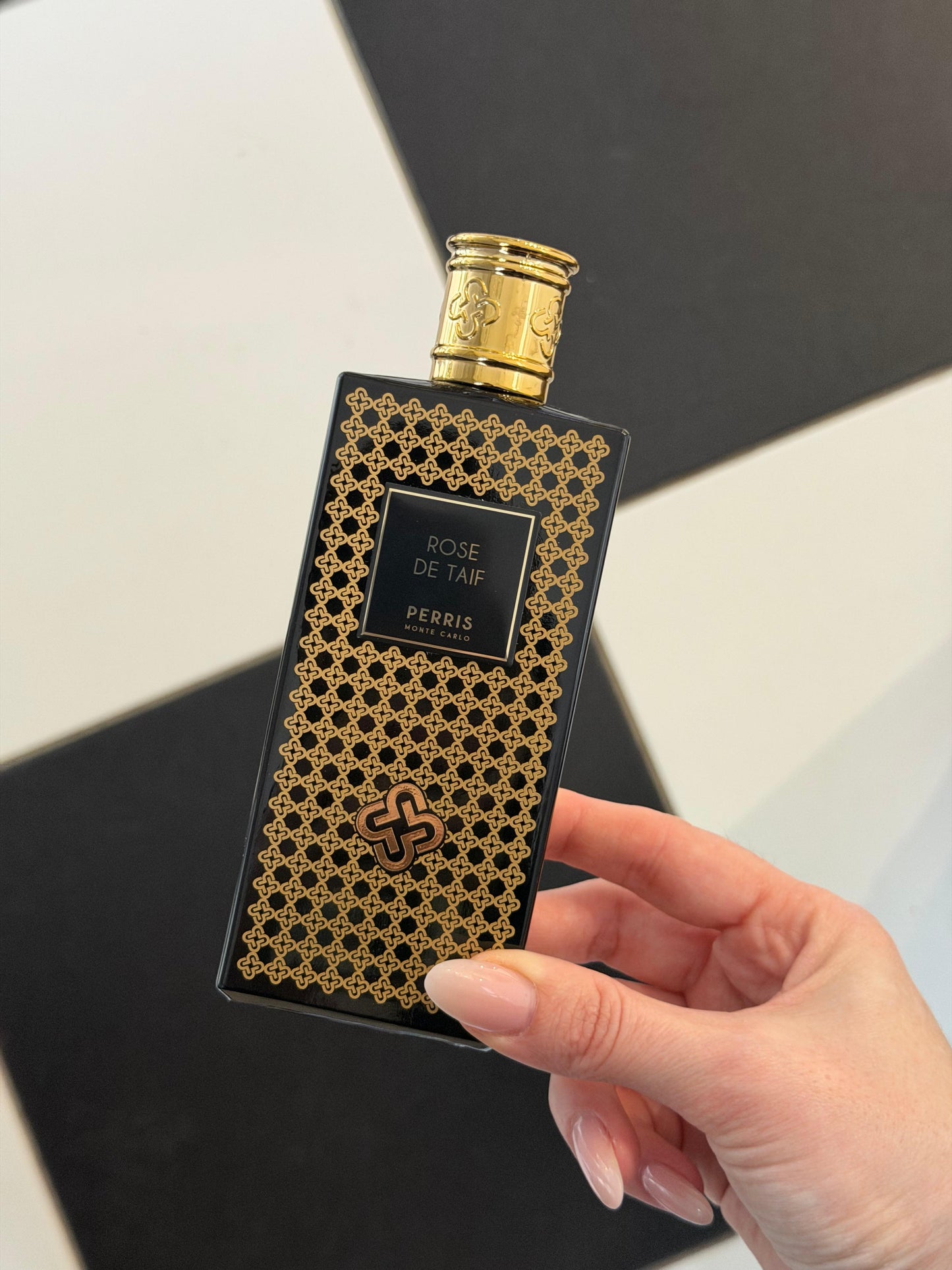 PERRIS MONTE CARLO Rose De Taif
Eau de Parfum 100ml