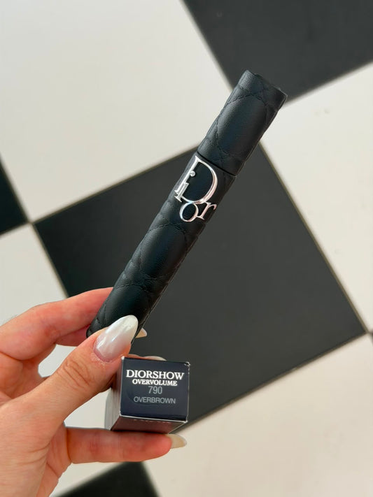 DIOR Diorshow Overvolume (790)
24-Hour Extreme Volume Mascara – Lash-by-Lash Fan Effect