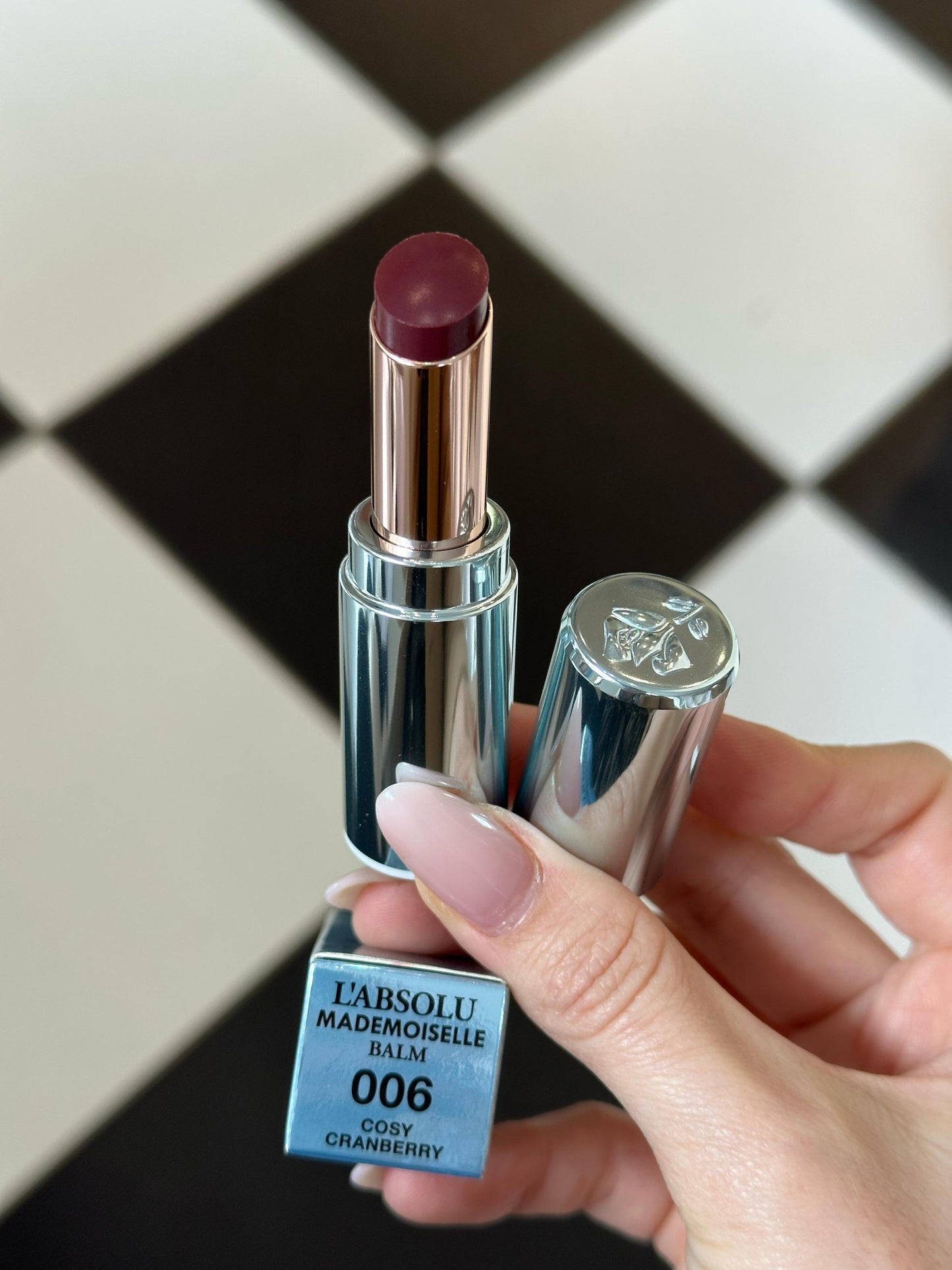 LANCÔME L'Absolu Mademoiselle Balm Plumping Effect
Tinted Hydrating Lip Balm (006)