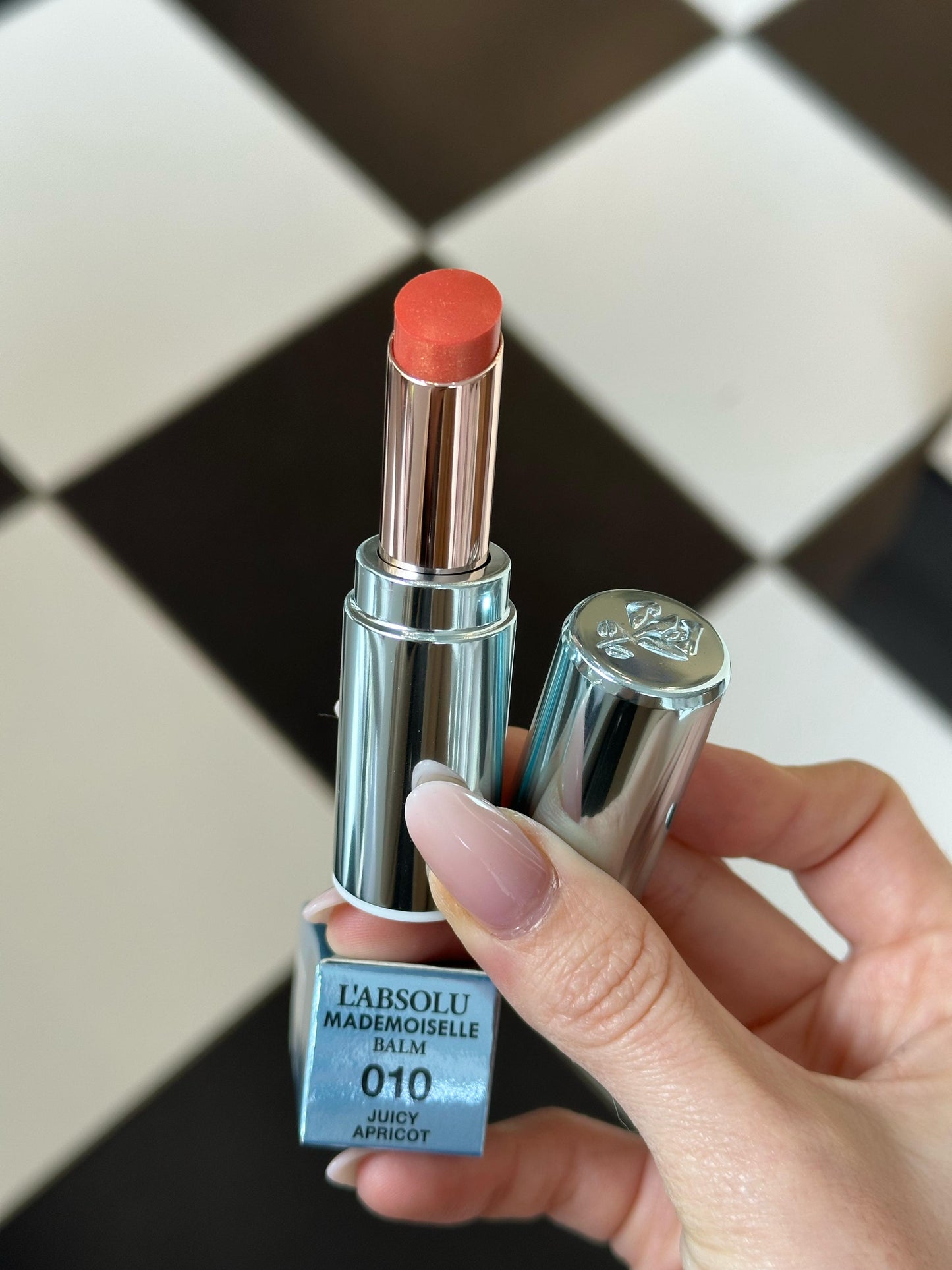 LANCÔME L'Absolu Mademoiselle Balm Plumping Effect
Tinted Hydrating Lip Balm (010)