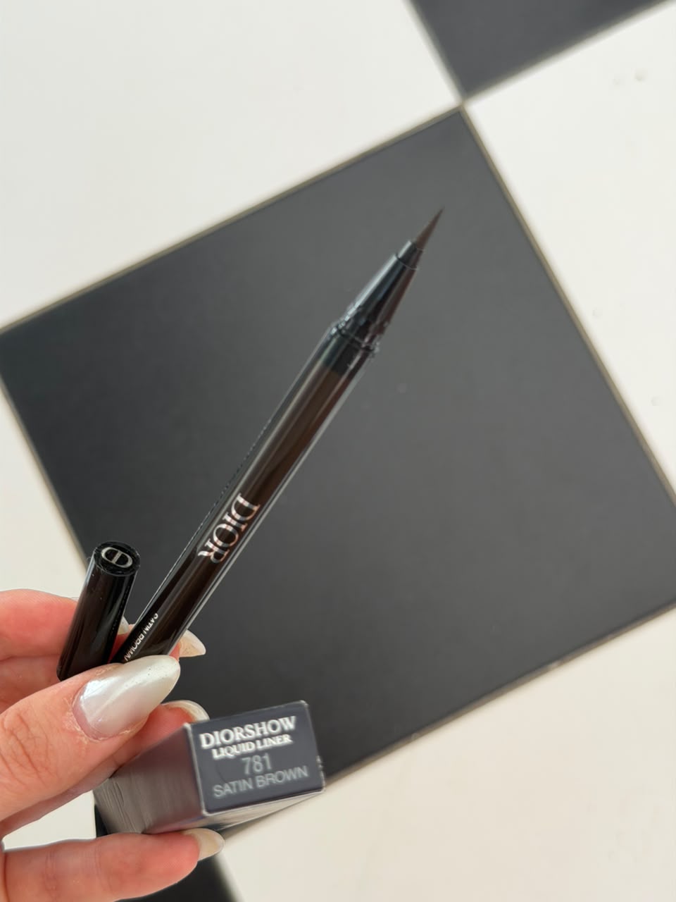 DIOR Diorshow Liquid Liner (781)
Waterproof Felt-Tip Eyeliner - Ultra-precise Line And Intense Ink