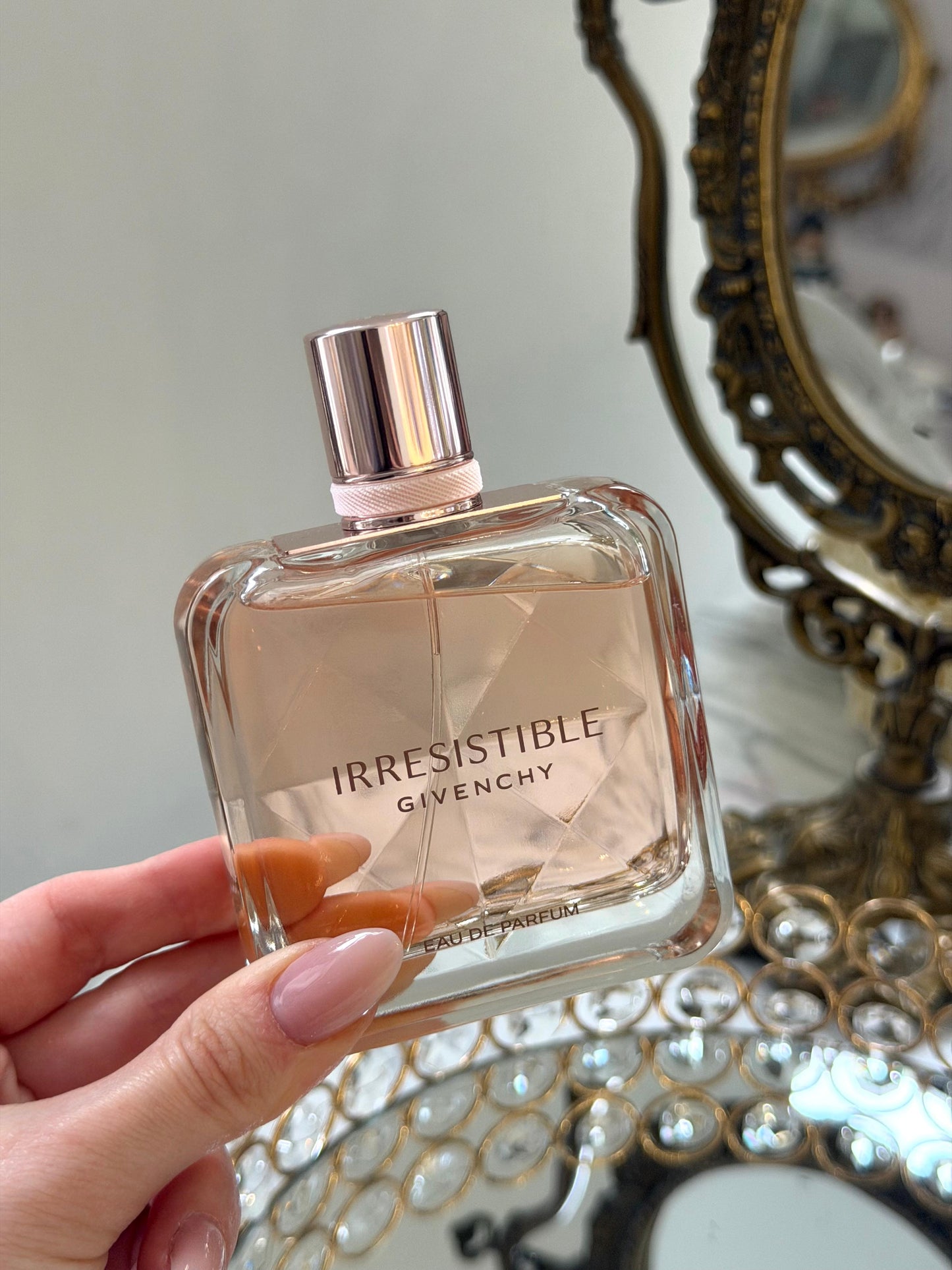 GIVENCHY Irresistible
Eau de Parfum
Fruity, Woody, Floral