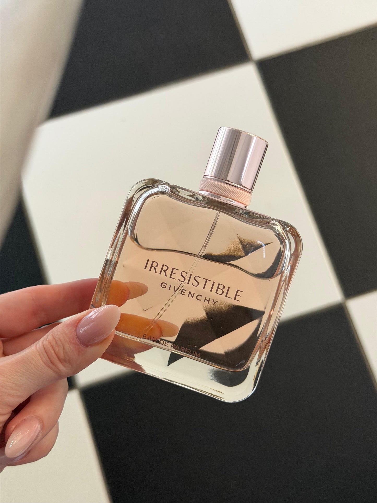 GIVENCHY Irresistible
Eau de Parfum
Fruity, Woody, Floral