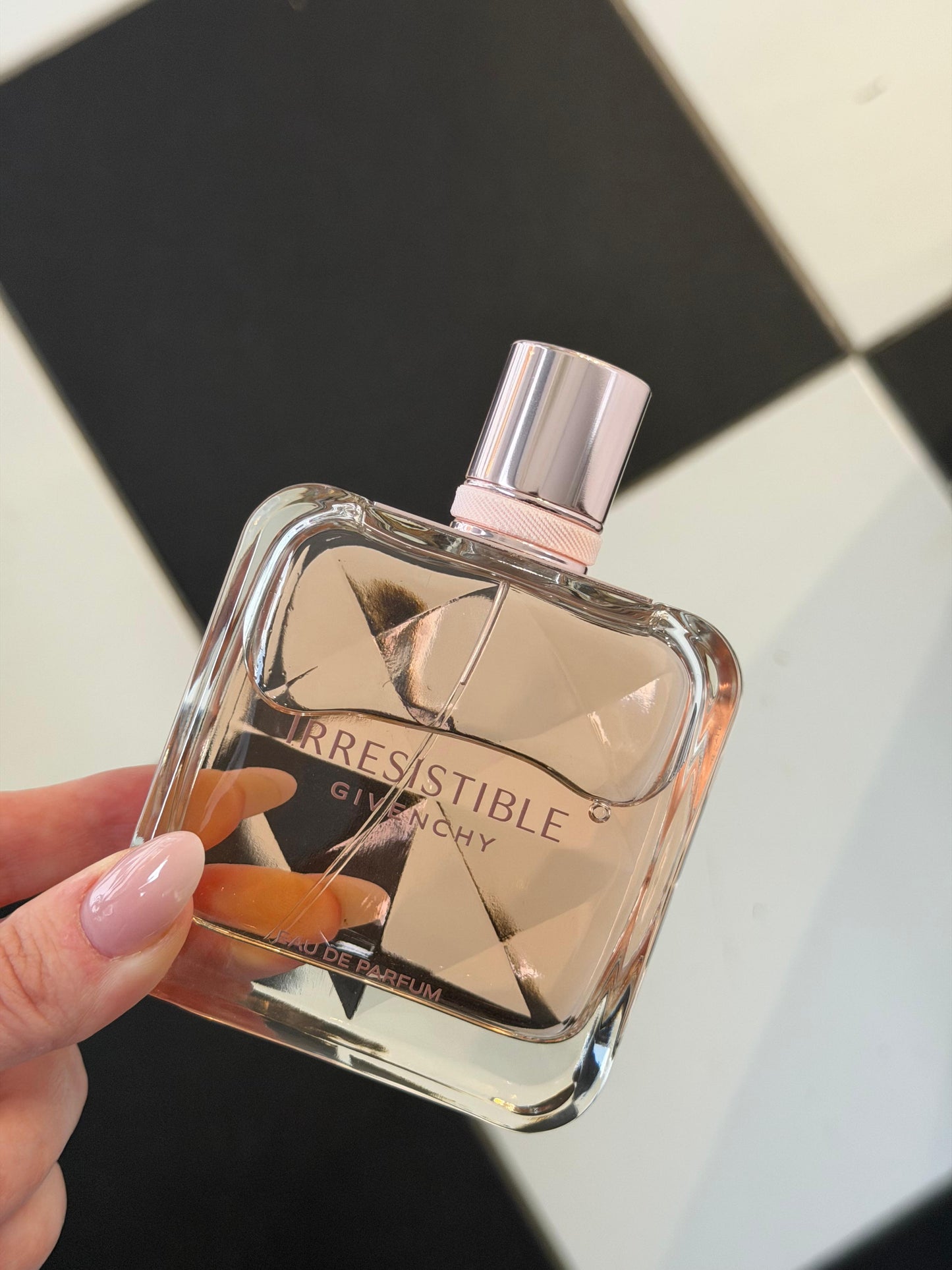 GIVENCHY Irresistible
Eau de Parfum
Fruity, Woody, Floral