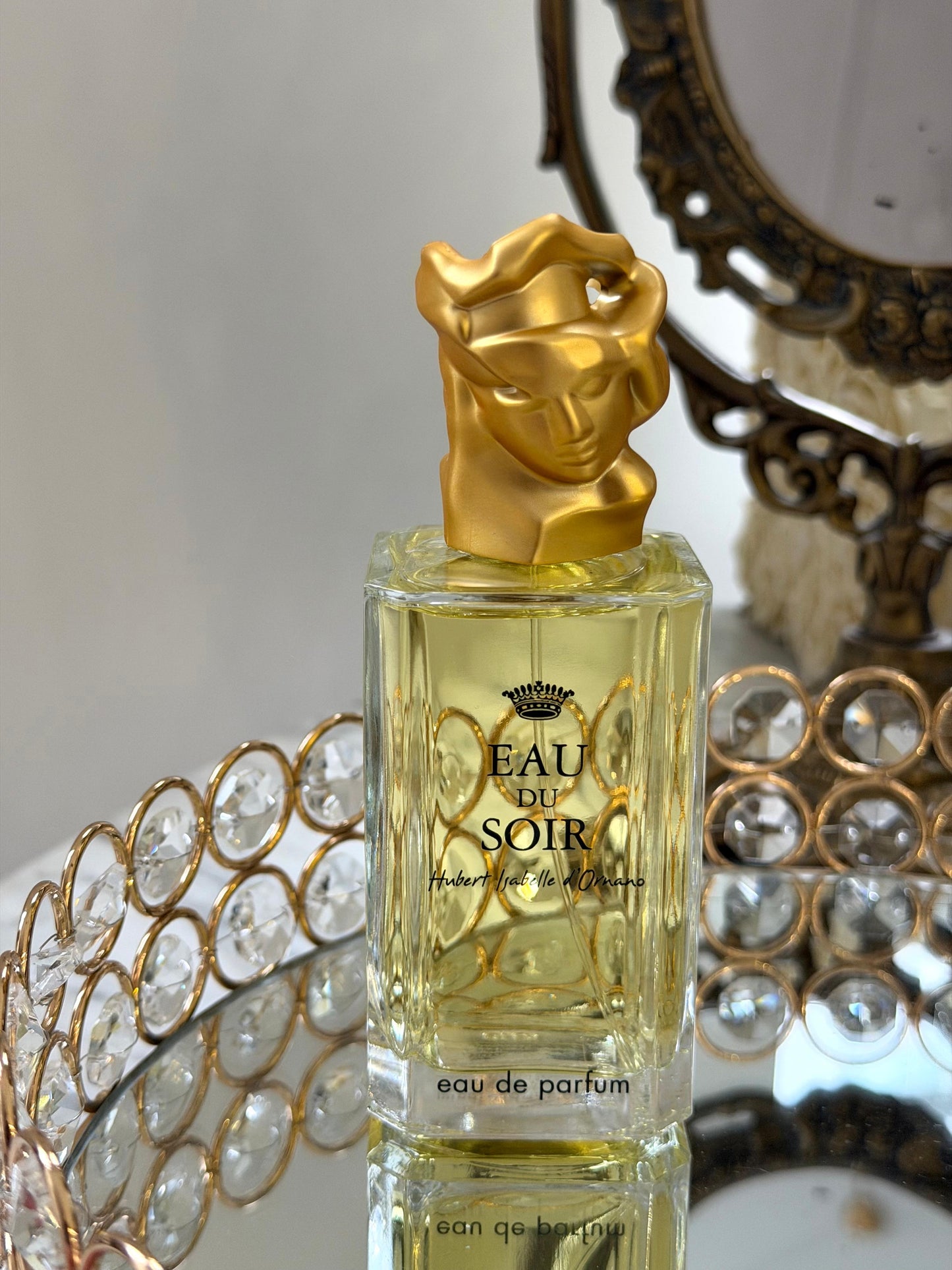 SISLEY Eau Du Soir Eau De Parfum
A Whirlwind Of Flowers, Spice And Chypre