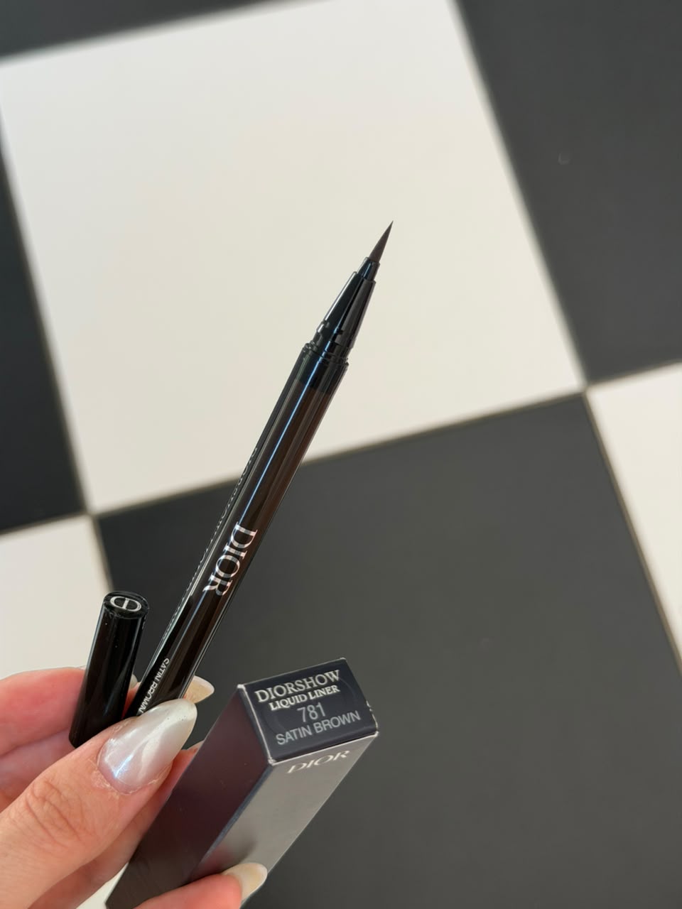 DIOR Diorshow Liquid Liner (781)
Waterproof Felt-Tip Eyeliner - Ultra-precise Line And Intense Ink