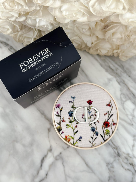 DIOR Forever Cushion Powder
Ultra-Fine and Fresh Skin-Caring Loose Powder - Long Wear