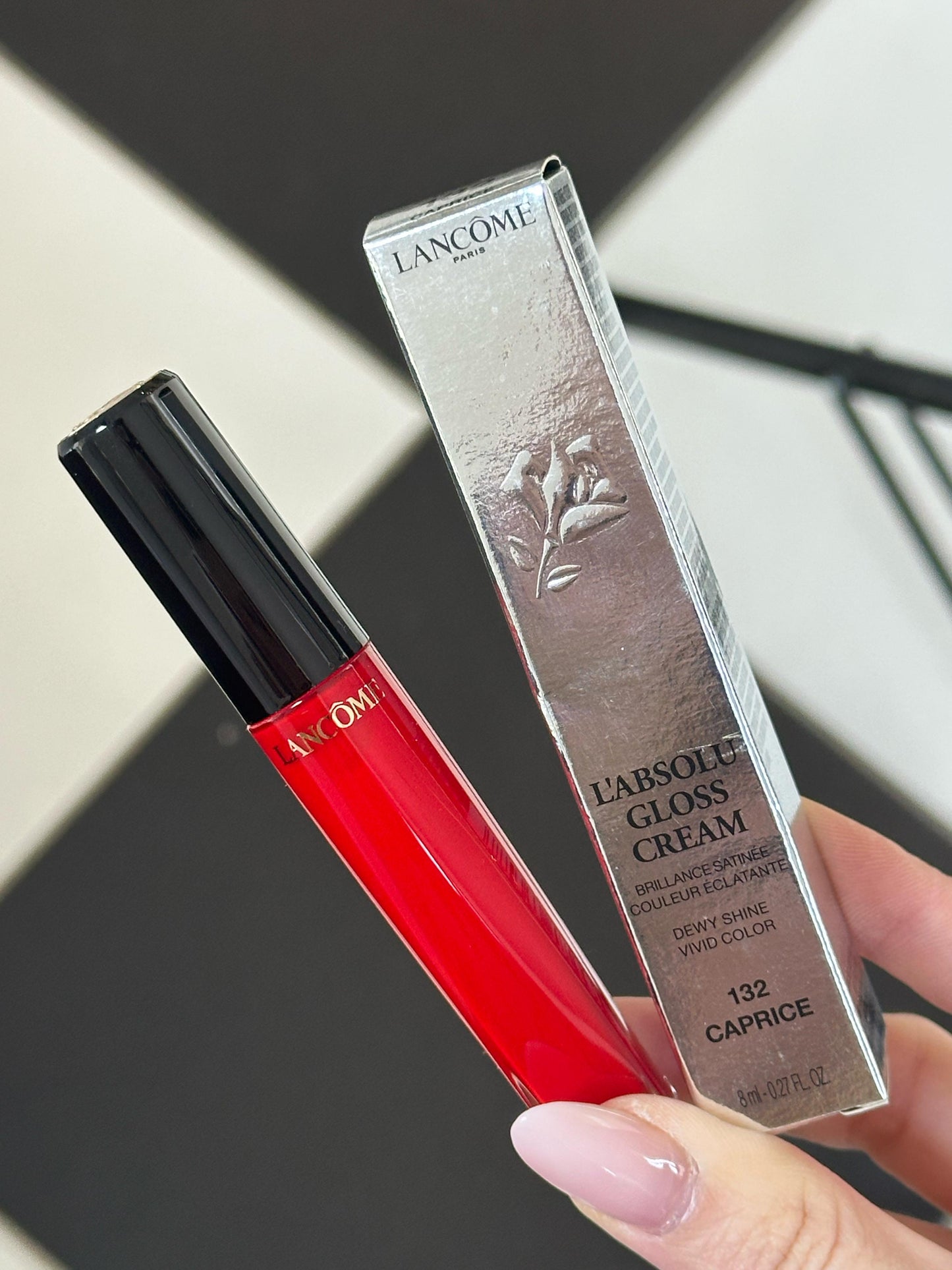 LANCÔME L’Absolu Gloss Cream (132)
Dewy Shine, Vivid Color