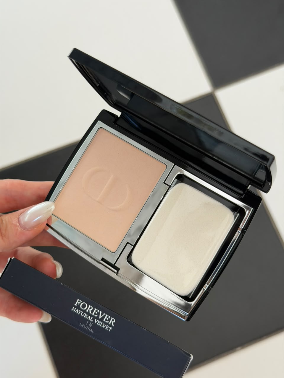 DIOR Forever Natural Velvet
Compact Foundation (1N)
