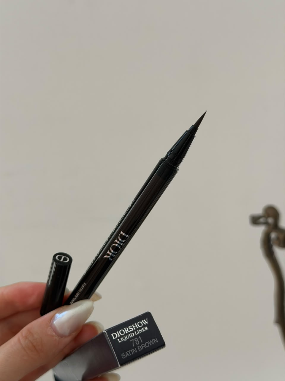 DIOR Diorshow Liquid Liner (781)
Waterproof Felt-Tip Eyeliner - Ultra-precise Line And Intense Ink