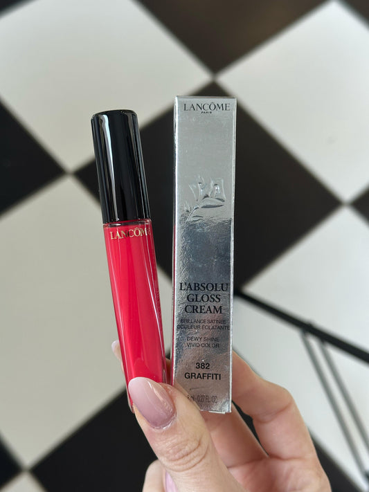 LANCÔME L’Absolu Gloss Cream
Dewy Shine, Vivid Color (382)
