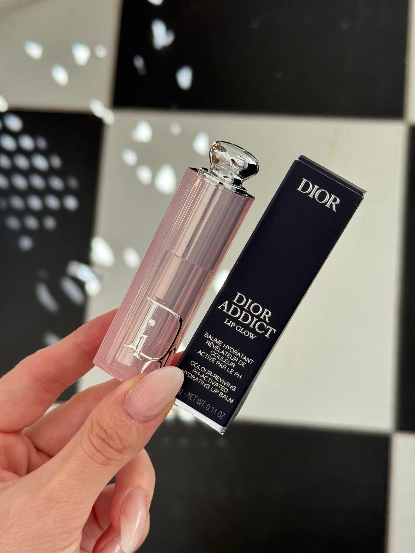 DIOR Addict Lip Glow - 001 Pink
48-Hour Hydrating Lip Balm - pH-Activated Color