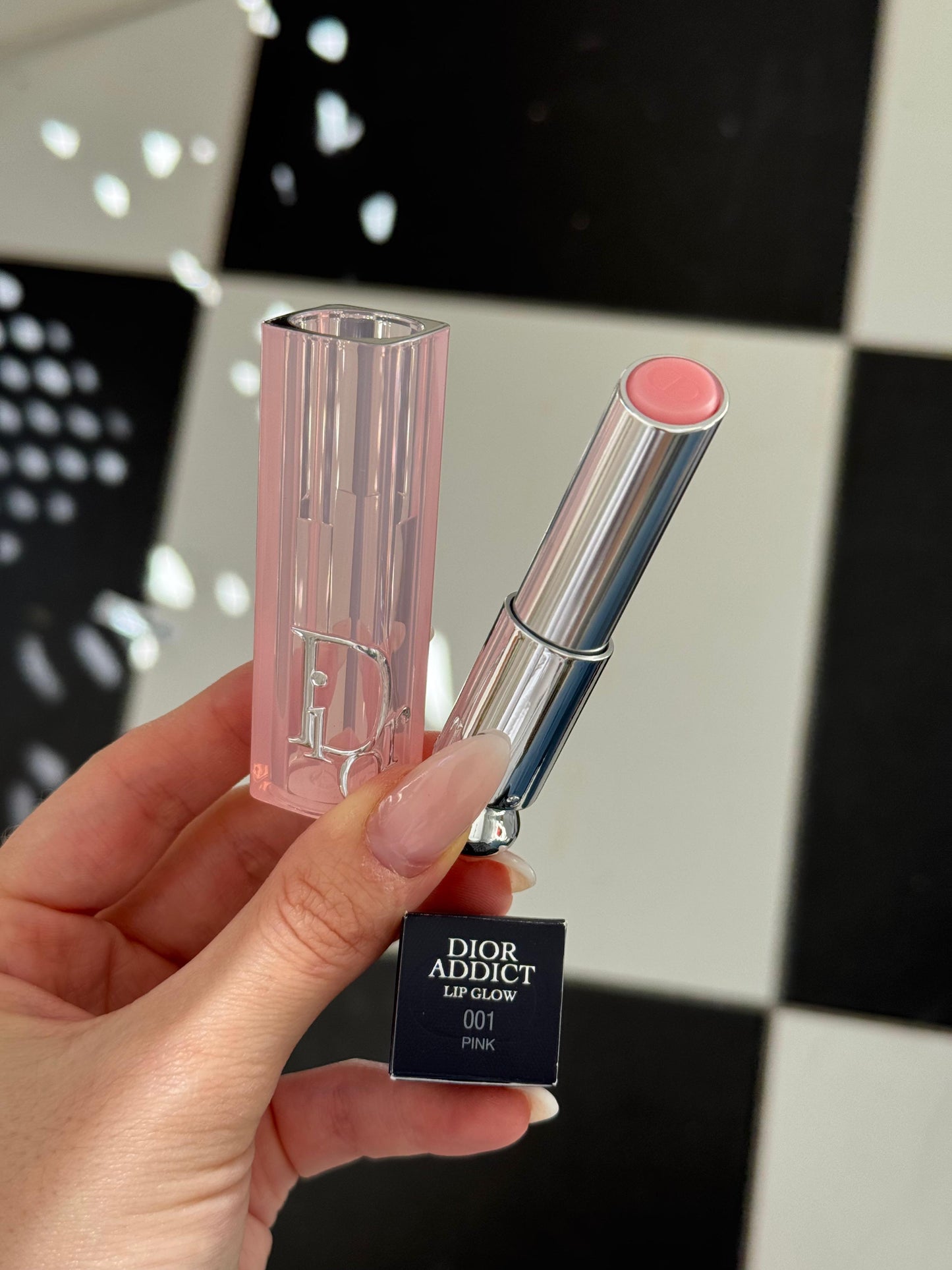 DIOR Addict Lip Glow - 001 Pink
48-Hour Hydrating Lip Balm - pH-Activated Color