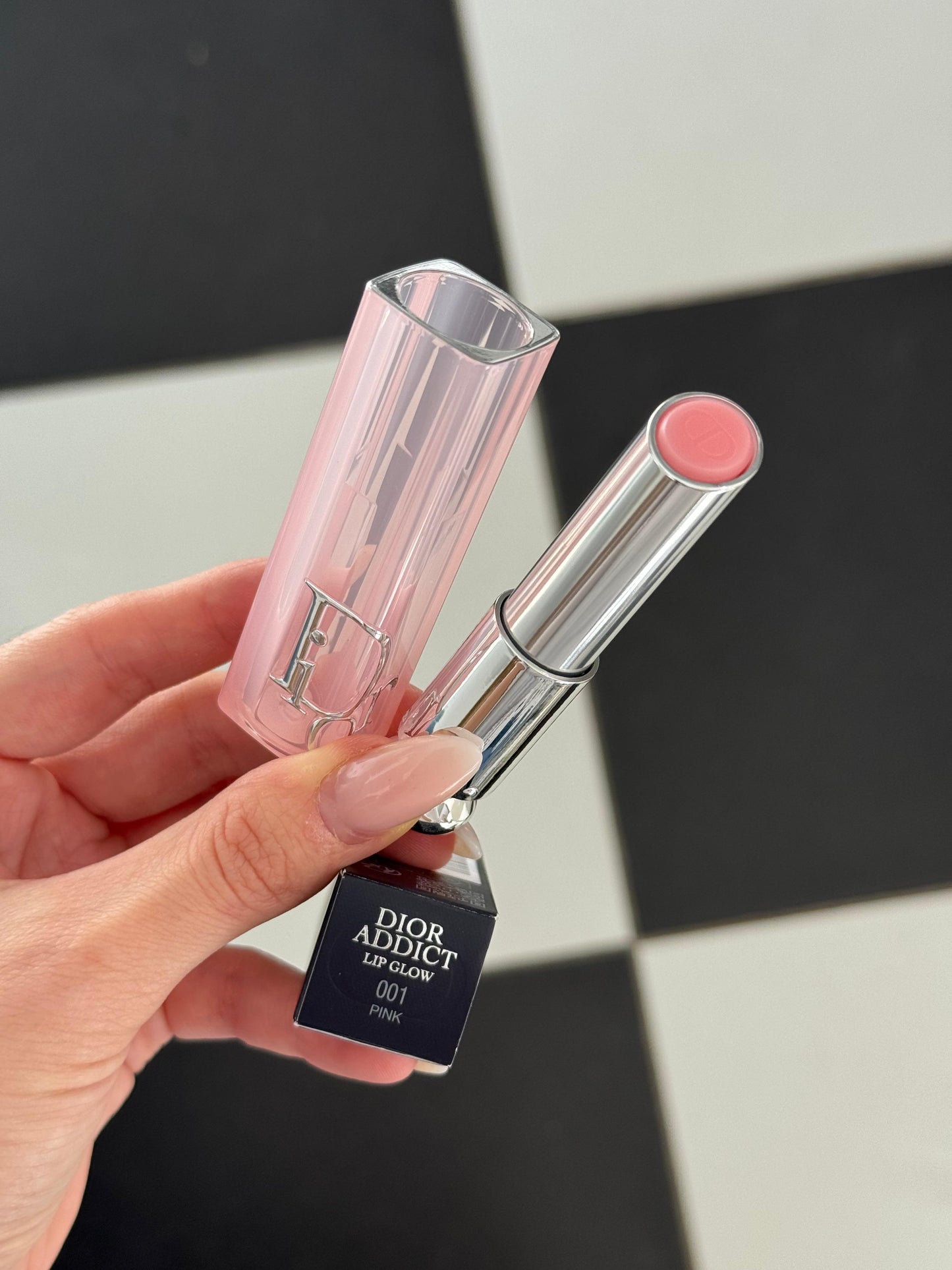 DIOR Addict Lip Glow - 001 Pink
48-Hour Hydrating Lip Balm - pH-Activated Color