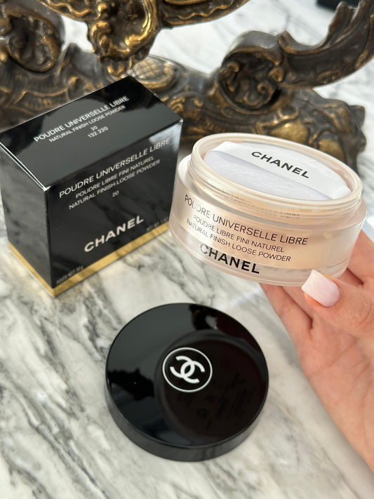 CHANEL Poudre Universelle Libre
Natural Finish Loose Powder