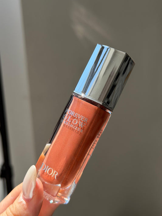 DIOR Forever Glow Maximizer (Copper)
Liquid Highlighter - Long Wear - Intense Luminous And Multi-Use