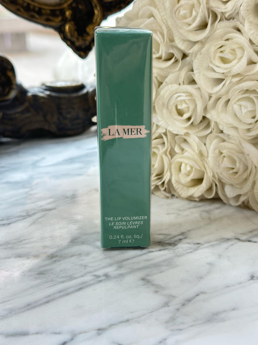 LA MER The Lip Volumizer
Plumping Lip Gloss