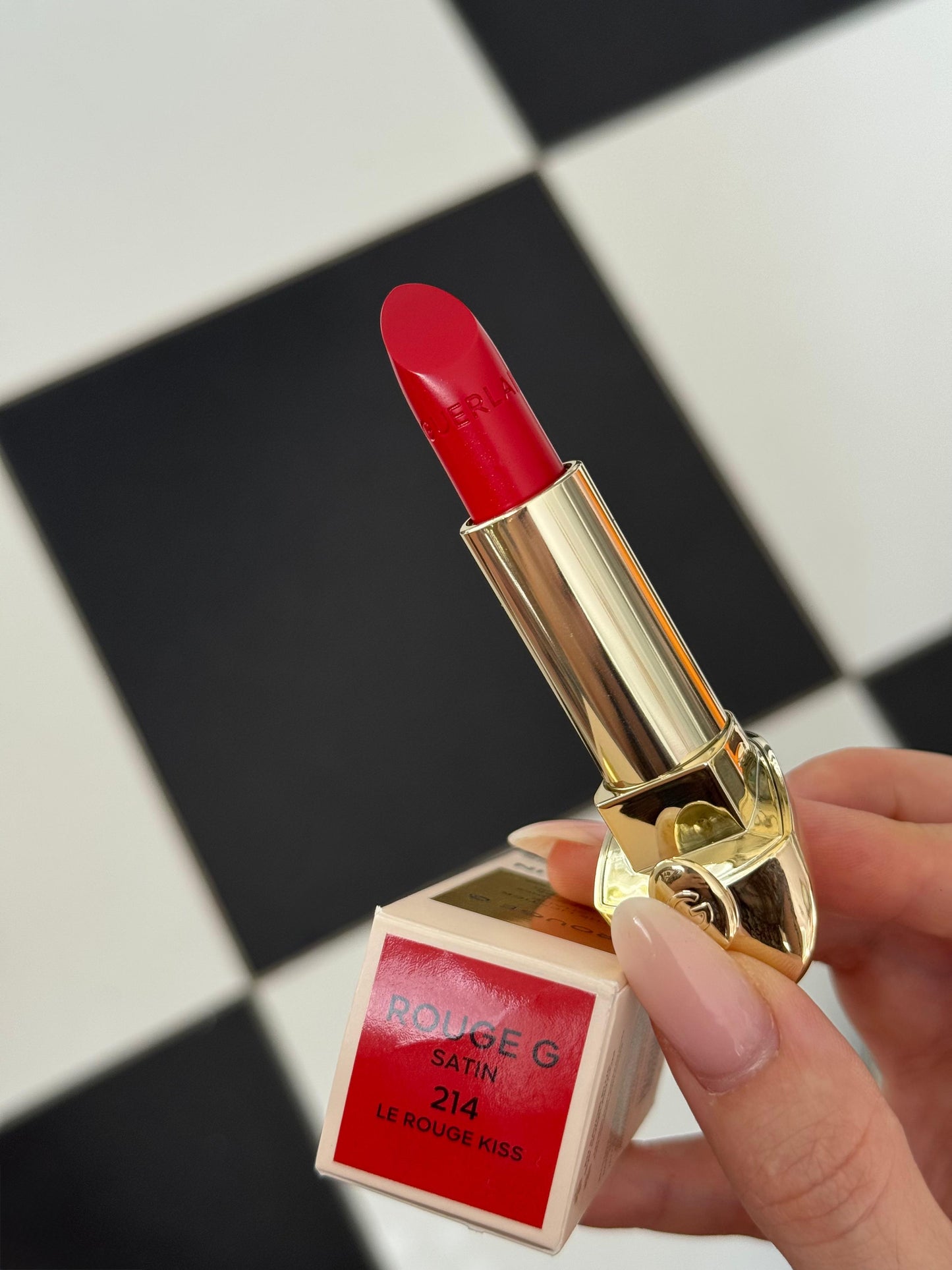 GUERLAIN Rouge G Velvet
Lipstick (214)