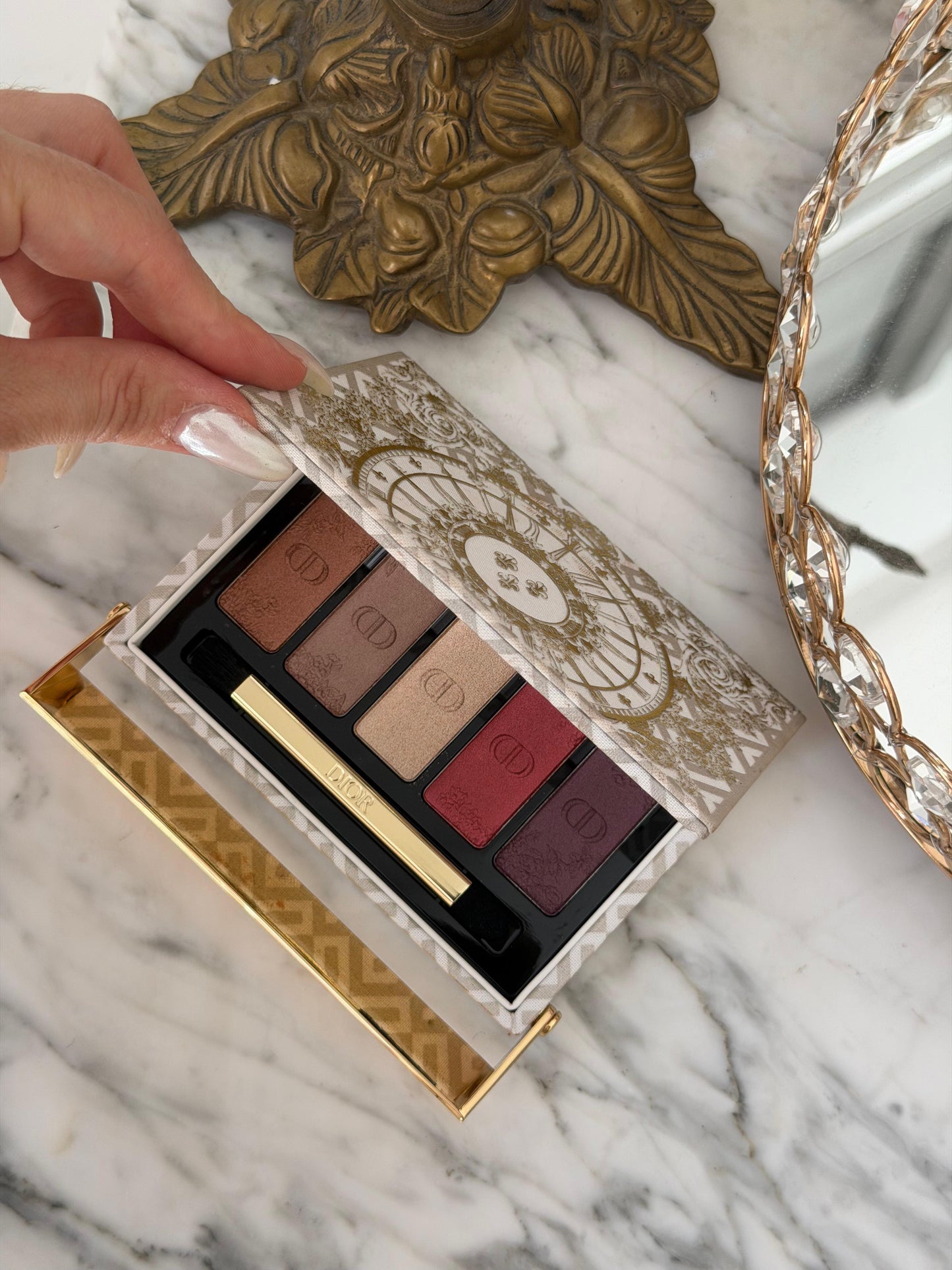 DIOR Palette Couture Iconic Eye Makeup
Limited Edition Eyeshadow