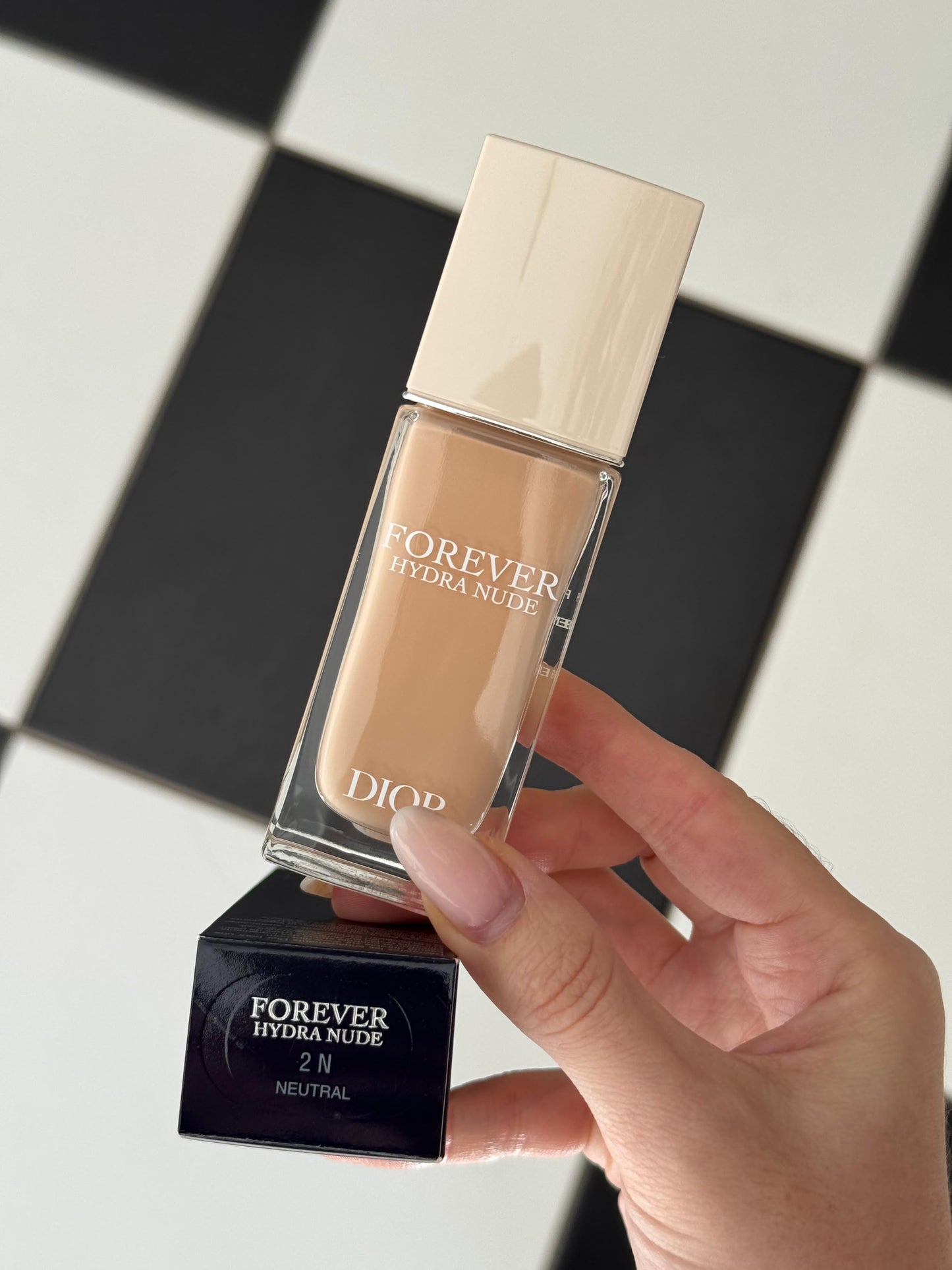 DIOR Forever Hydra Nude
24-Hour Natural Perfection Foundation - 48-Hour Hydration - Infused with Hyaluronic Acid