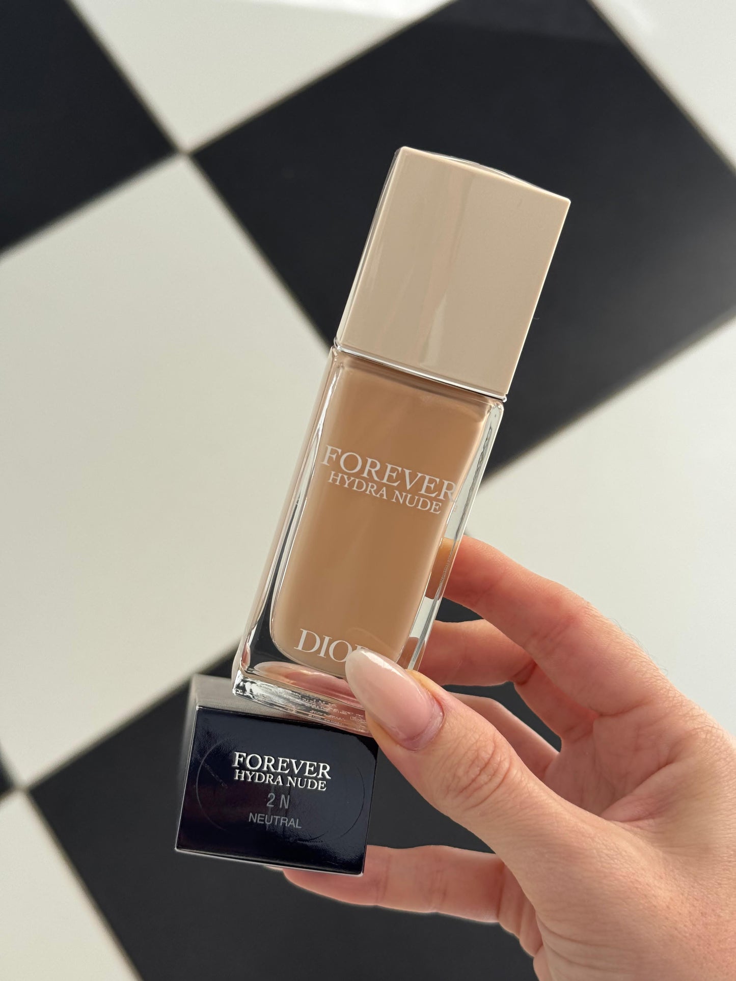 DIOR Forever Hydra Nude
24-Hour Natural Perfection Foundation - 48-Hour Hydration - Infused with Hyaluronic Acid