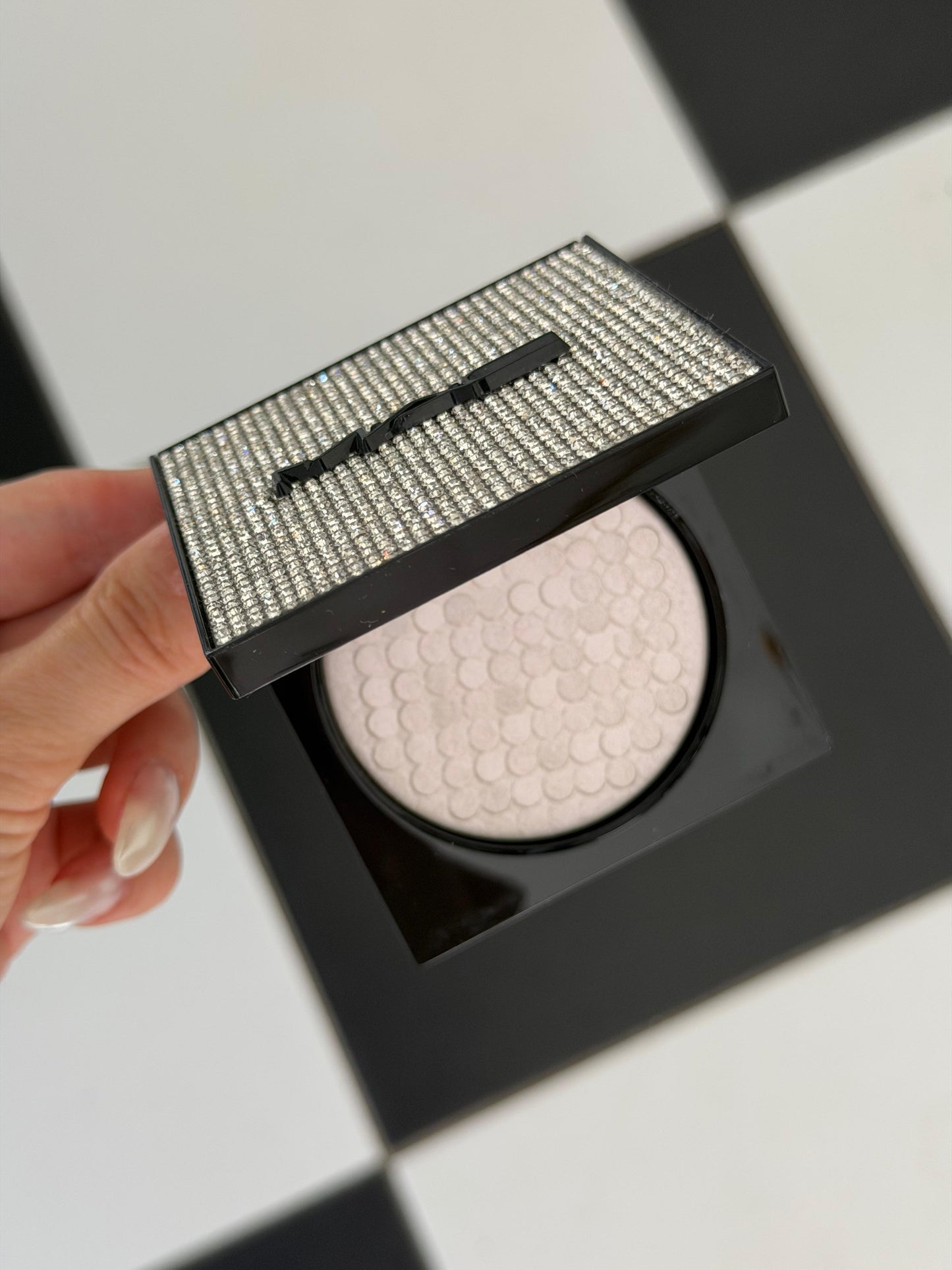 MAC Extra Dimension Skinfinish Powder Highlighter - Glowflakes