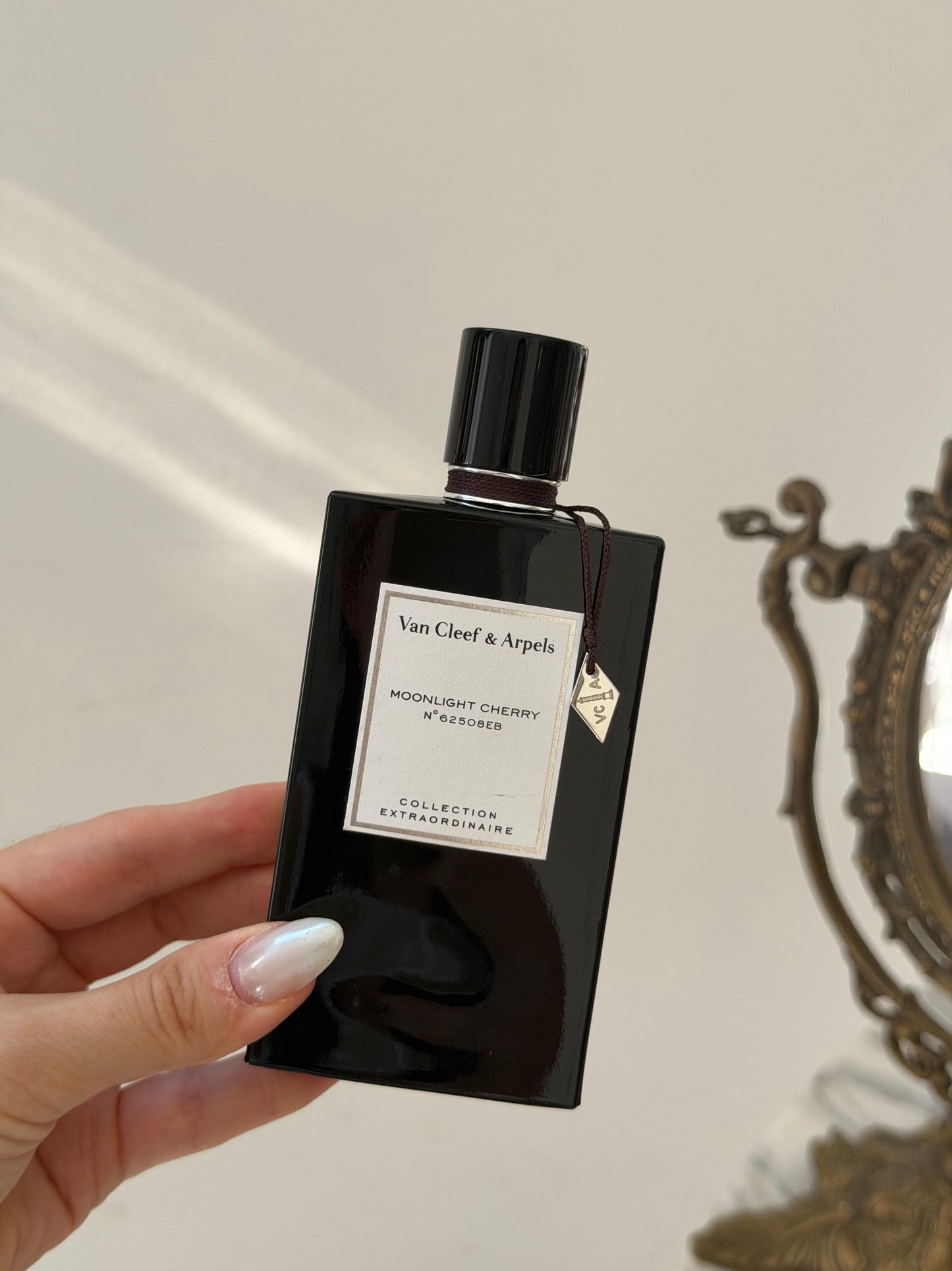VAN CLEEF & ARPELS Moonlight Cherry Eau De Parfum - Collection Extraordinaire