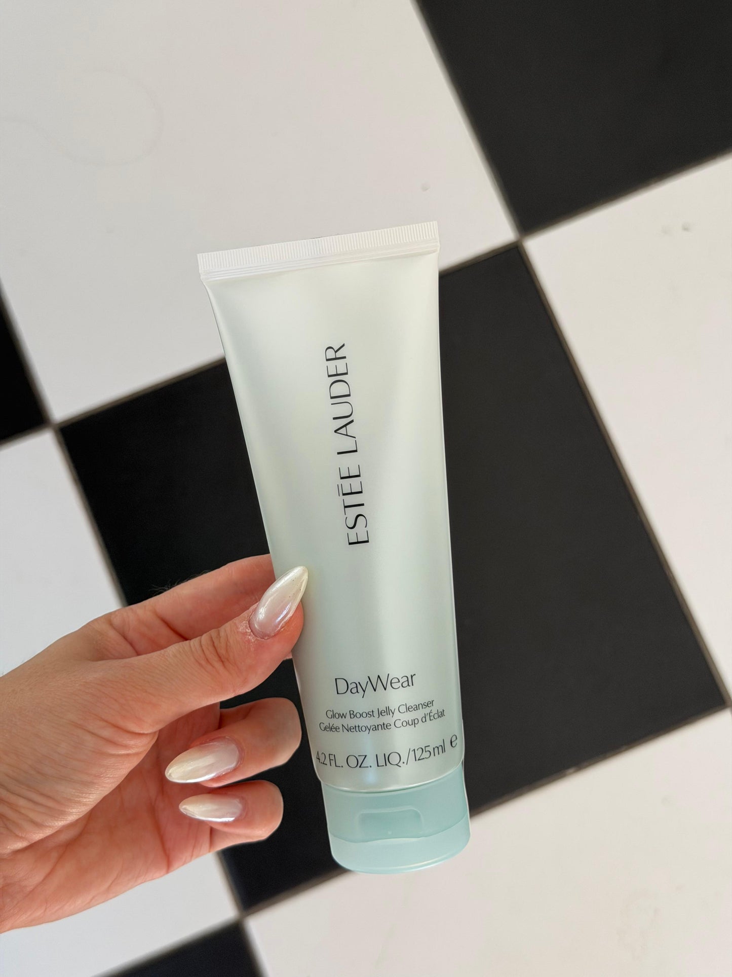 ESTEE LAUDER Daywear Glow Boost Jelly Cleanser