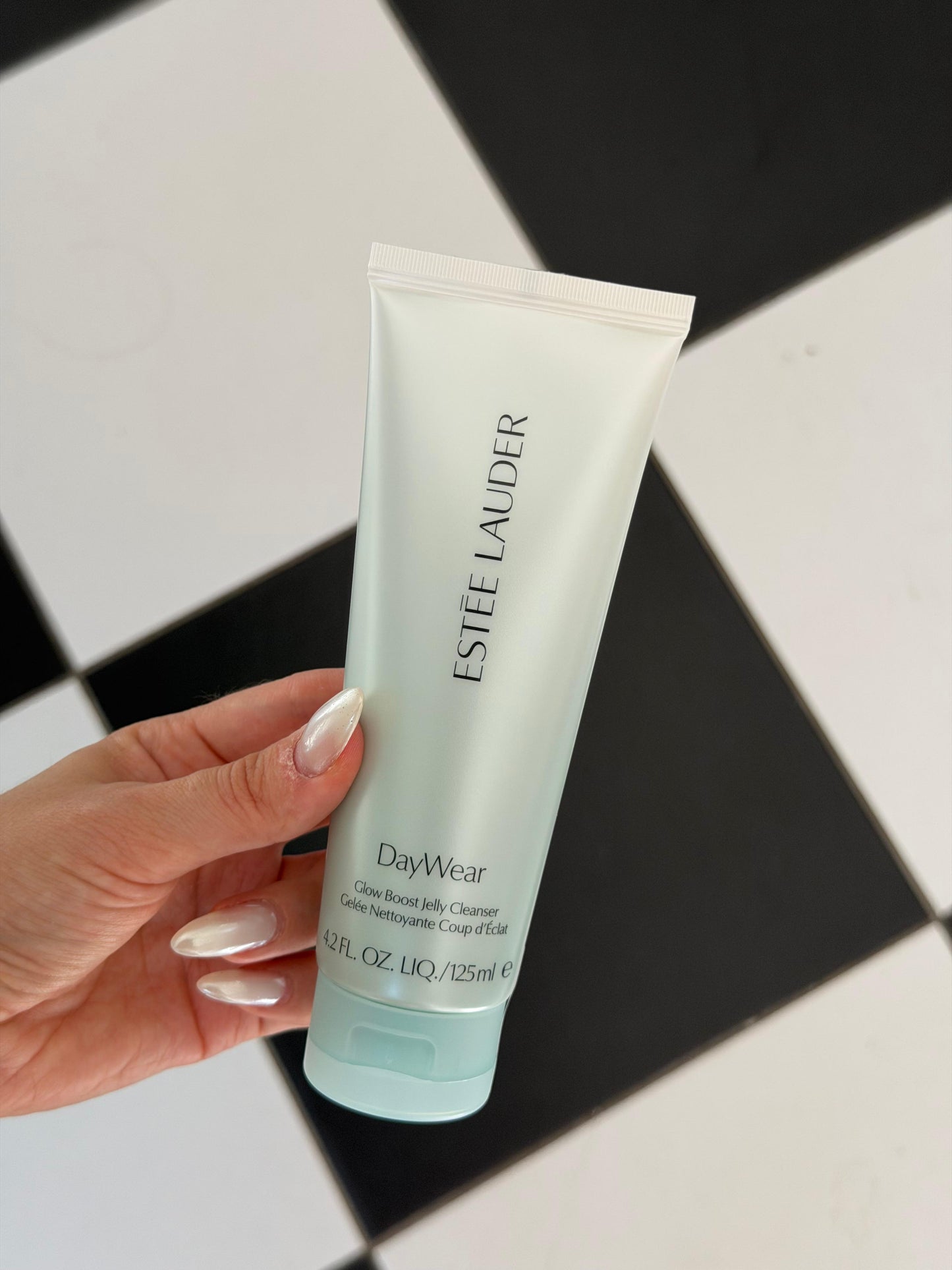 ESTEE LAUDER Daywear Glow Boost Jelly Cleanser