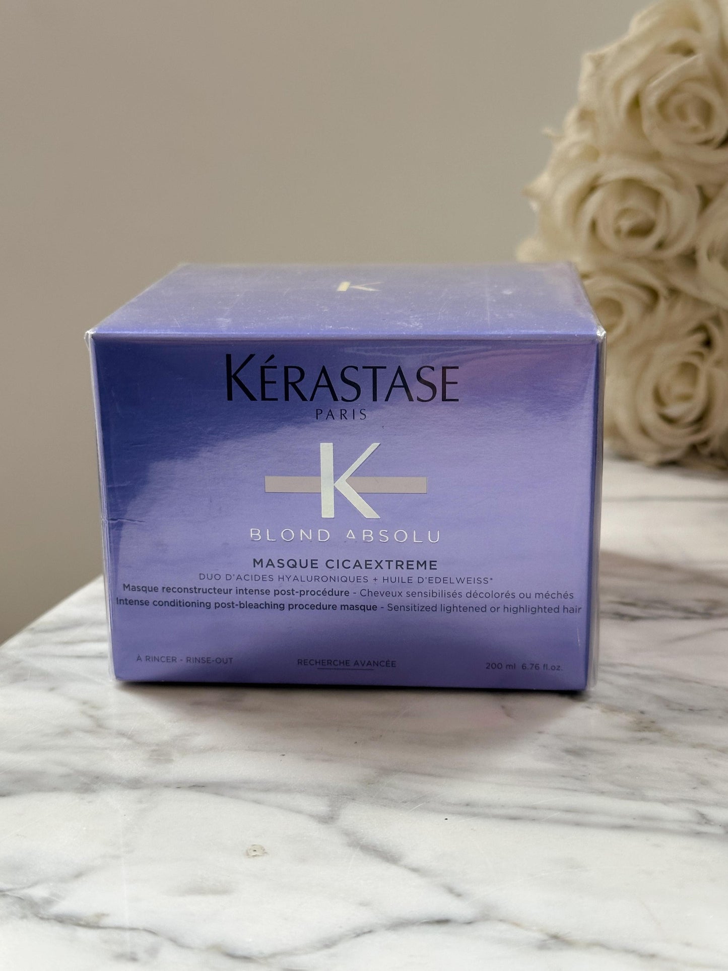 KÉRASTASE Blond Absolu
Cicaextreme Hair Mask
Intense Conditioning Post-Bleaching Procedure For Sensitized Lightened or Highlighted Hair
