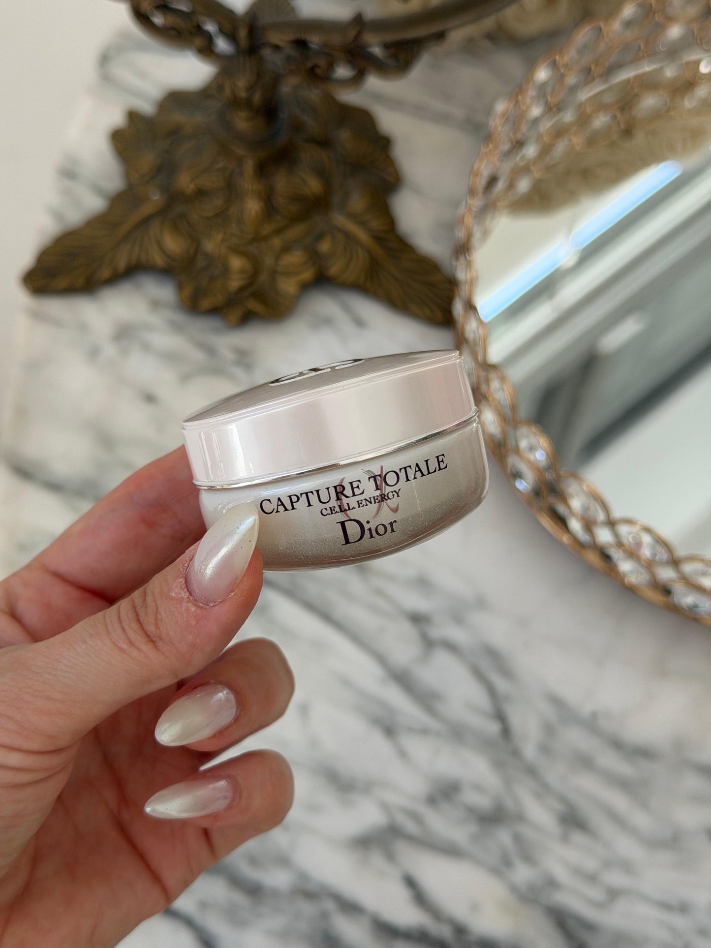DIOR Capture Totale Super Potent Rich Creme C.E.L.L. Energy
Global Age-Defying Rich Creme - Intense Nourishment & Repair