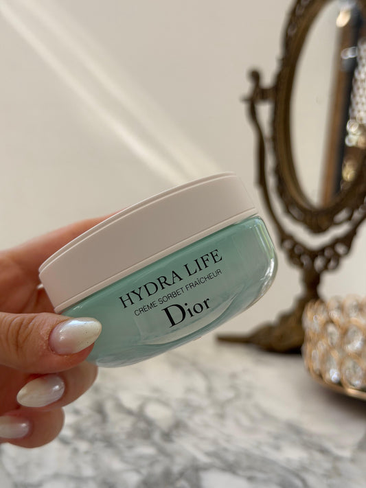 DIOR Hydra Life Fresh Sorbet Creme
Hydrating Face and Neck Cream - Hydrates, Plumps and Enhances