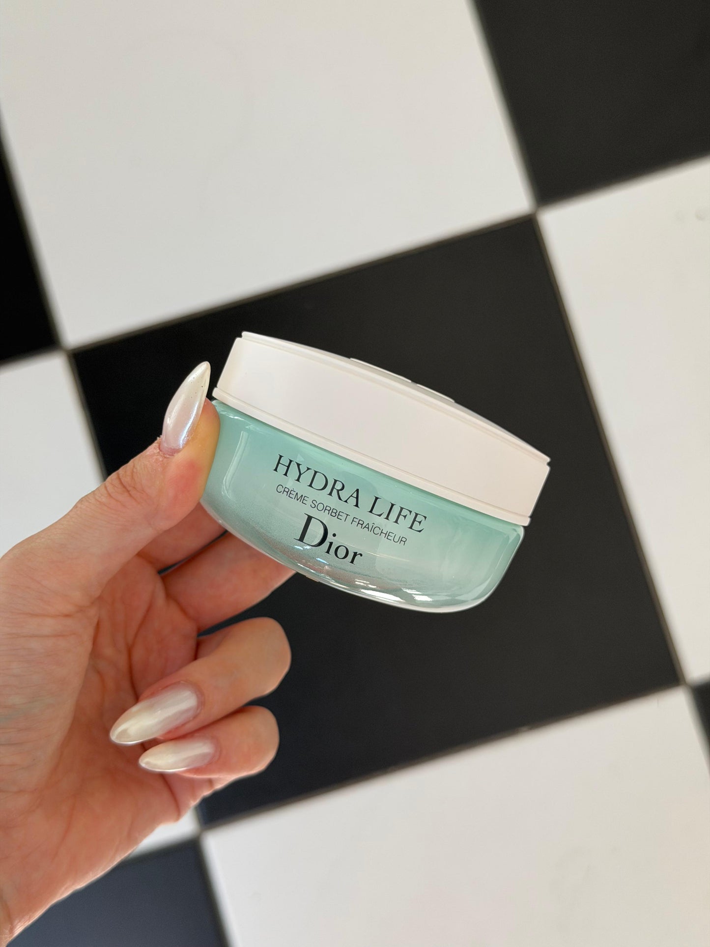 DIOR Hydra Life Fresh Sorbet Creme
Hydrating Face and Neck Cream - Hydrates, Plumps and Enhances