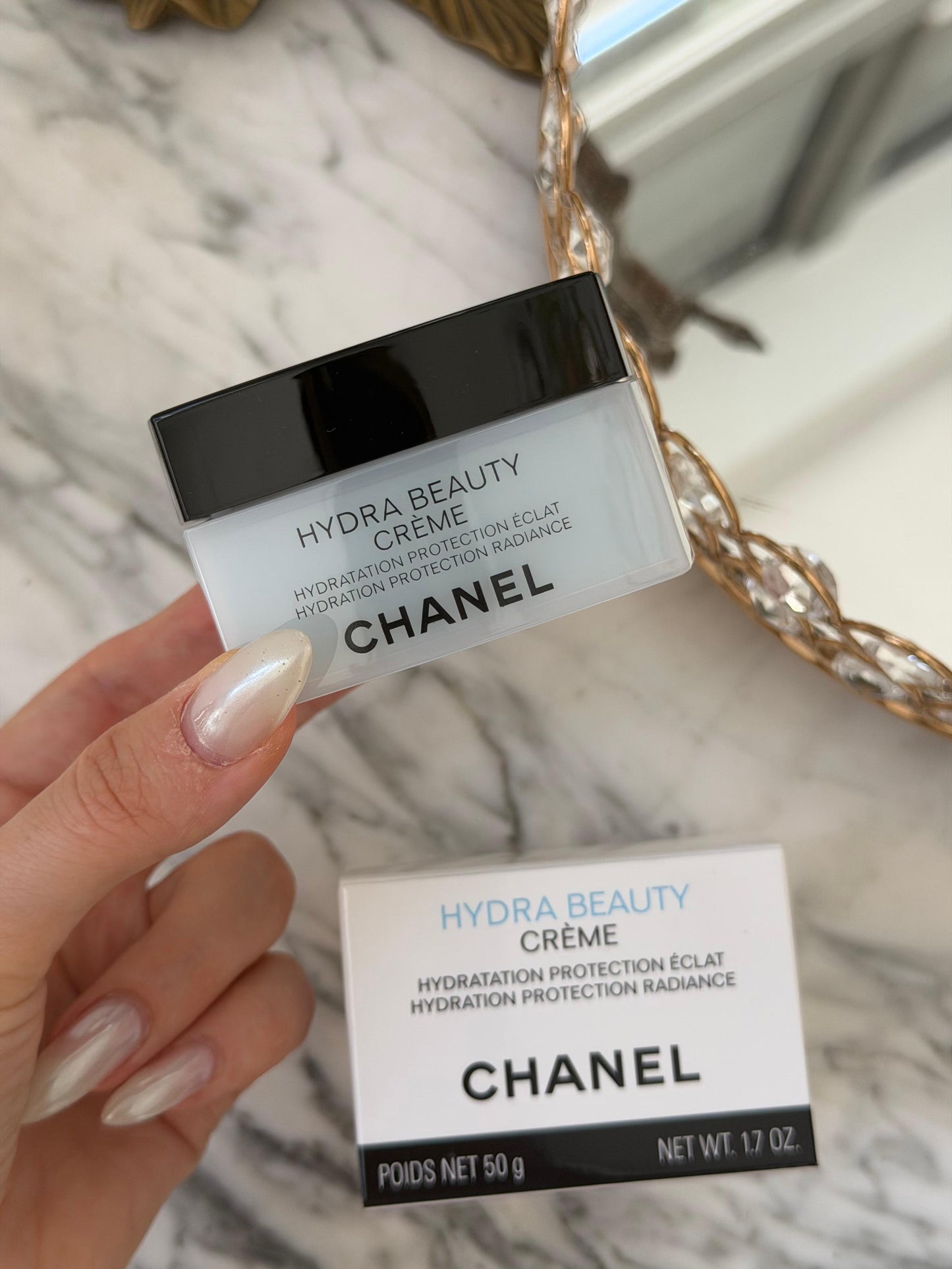 CHANEL Hydra Beauty Cream
Hydration Protection Radiance