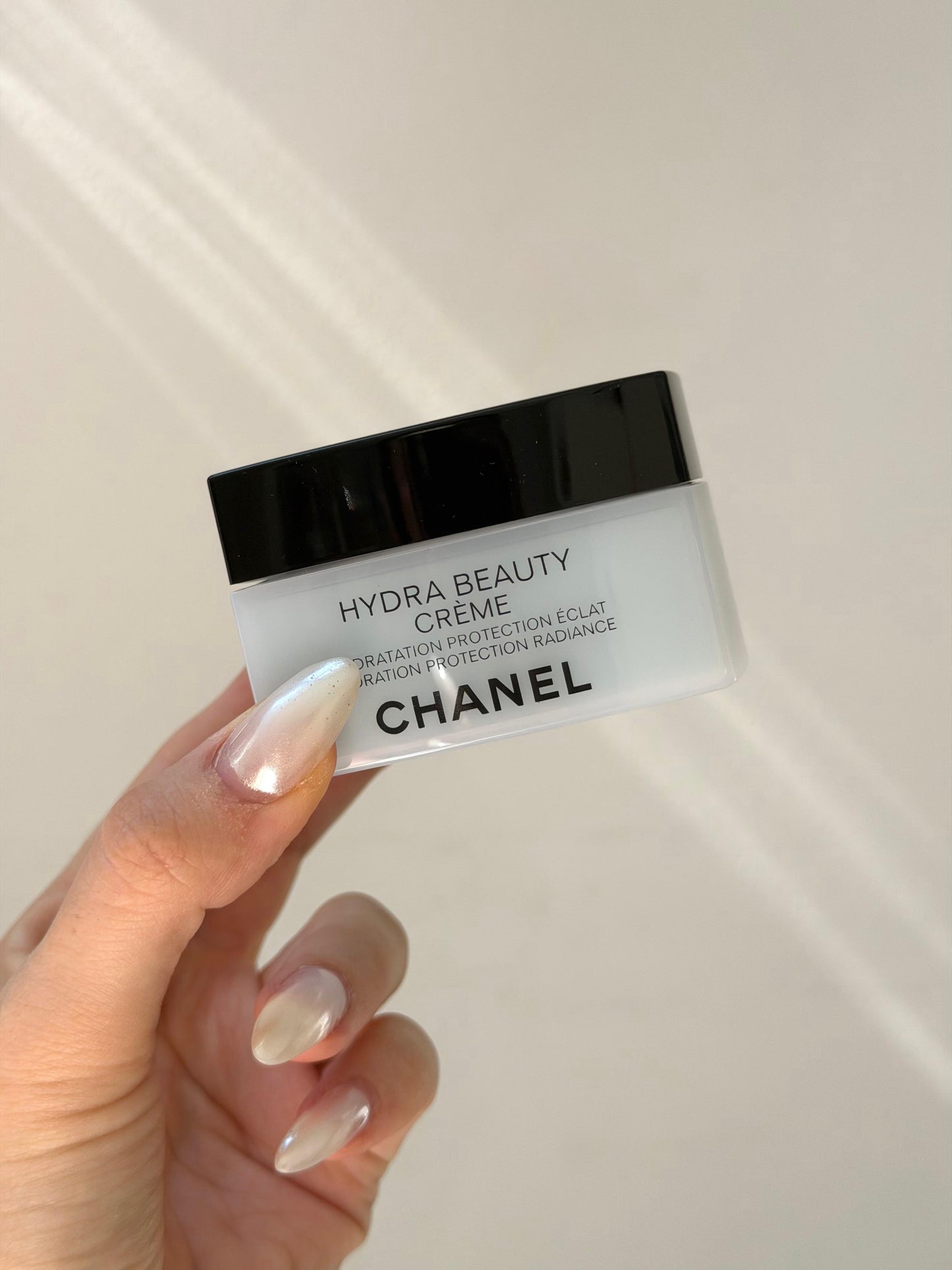 CHANEL Hydra Beauty Cream
Hydration Protection Radiance