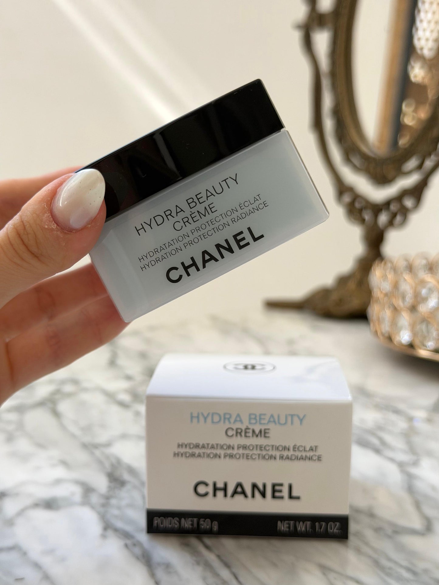 CHANEL Hydra Beauty Cream
Hydration Protection Radiance