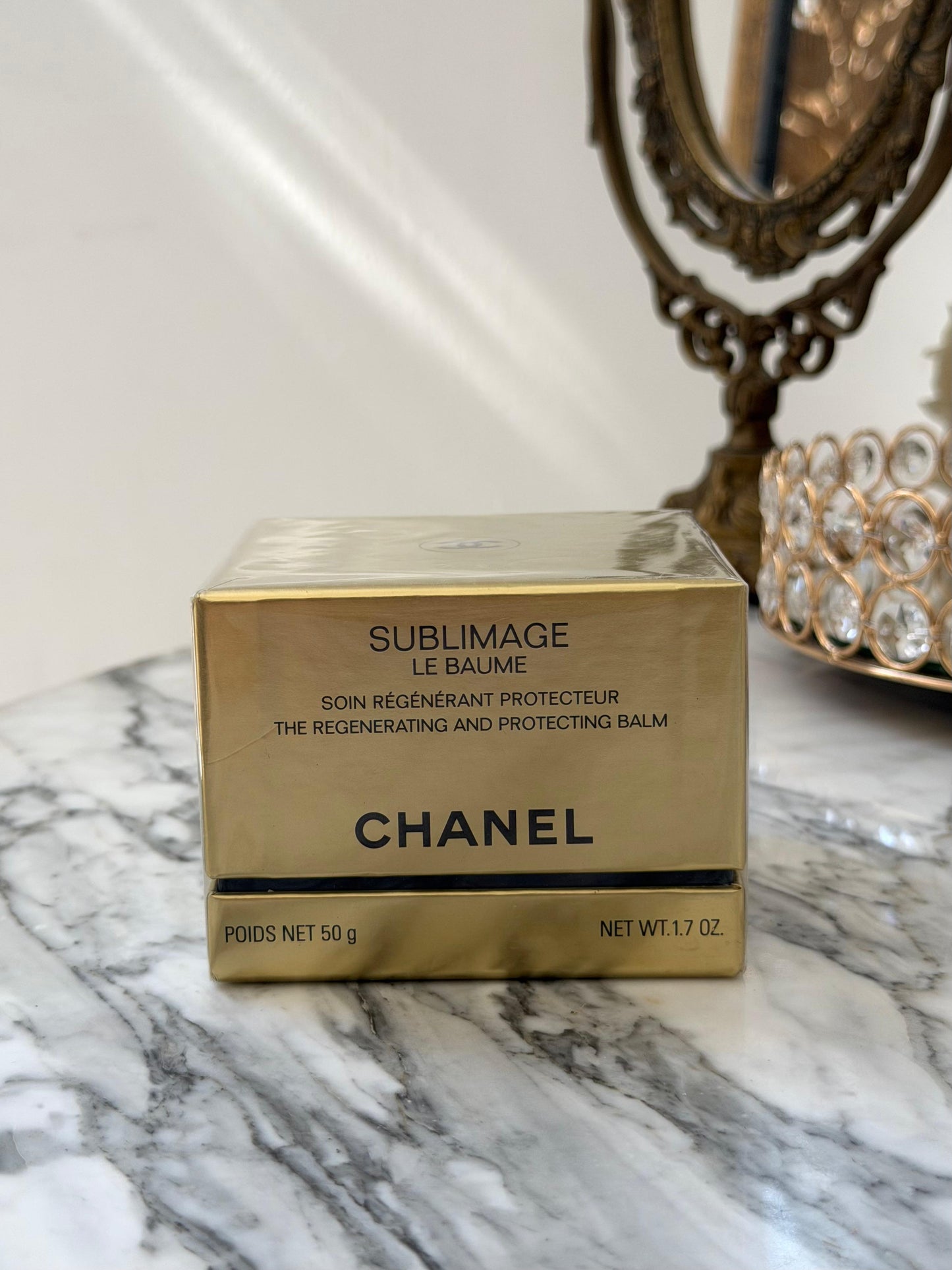 CHANEL Sublimage Le Baume
Ultimate Protecting Balm: Reinvigorates and Comforts