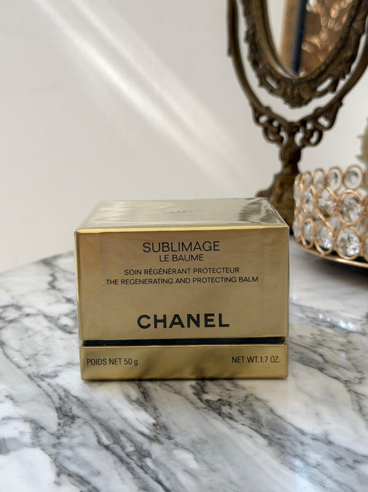 CHANEL Sublimage Le Baume
Ultimate Protecting Balm: Reinvigorates and Comforts