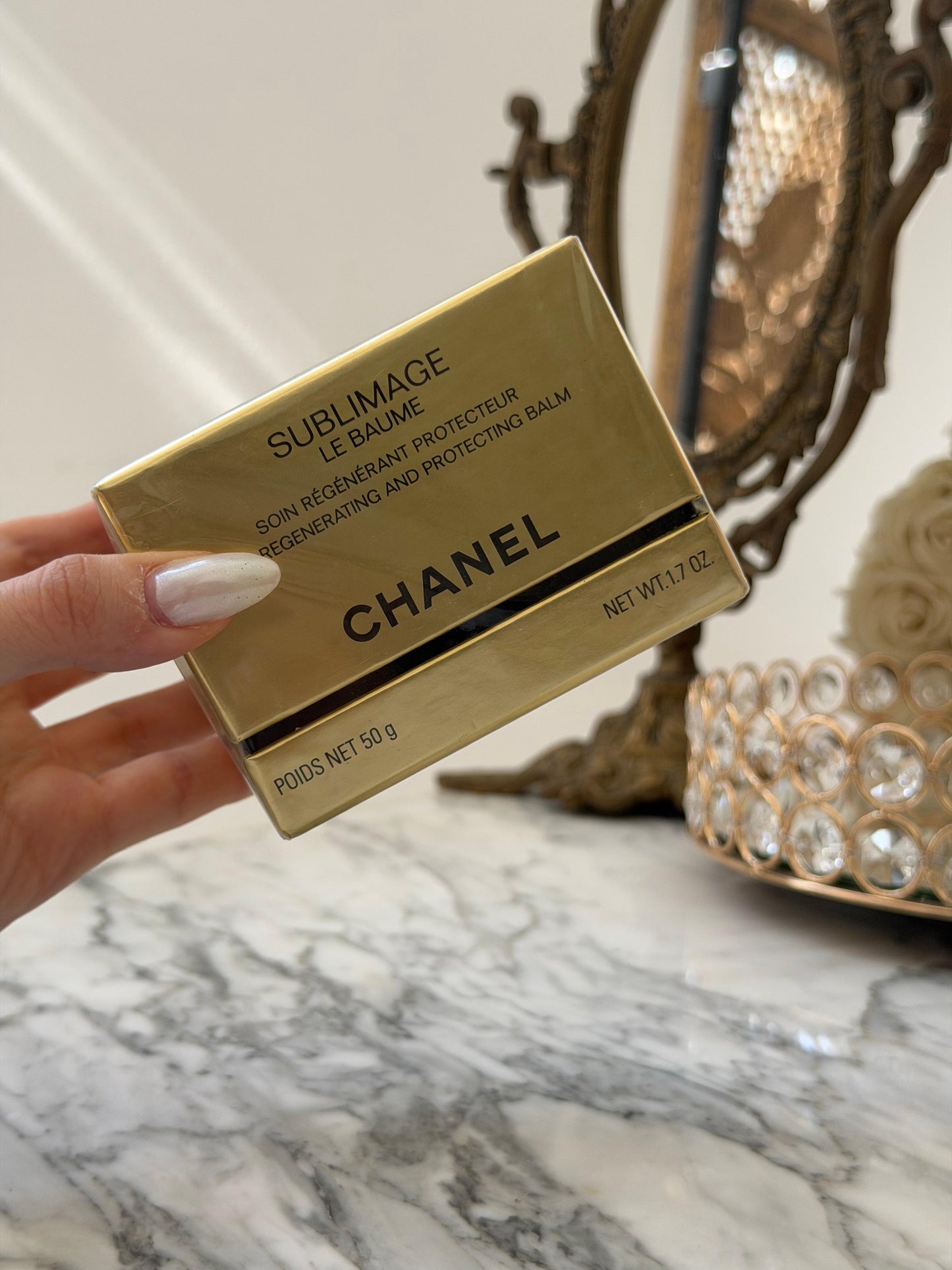 CHANEL Sublimage Le Baume
Ultimate Protecting Balm: Reinvigorates and Comforts