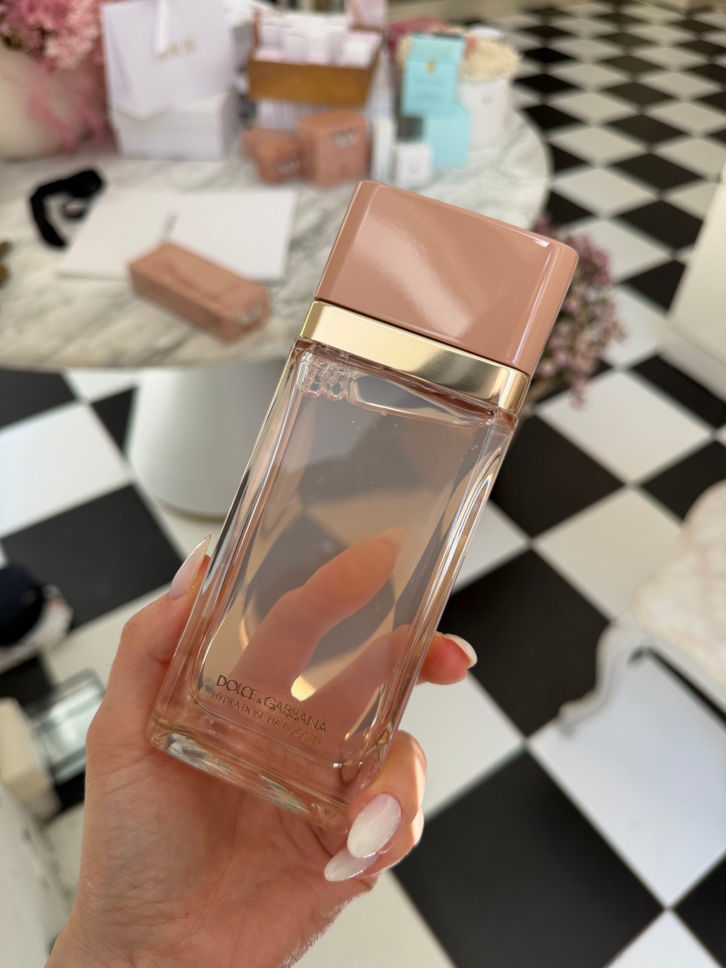 DOLCE&GABBANA Hydra-Dose HA Booster
Hydrating & Brightening Essence