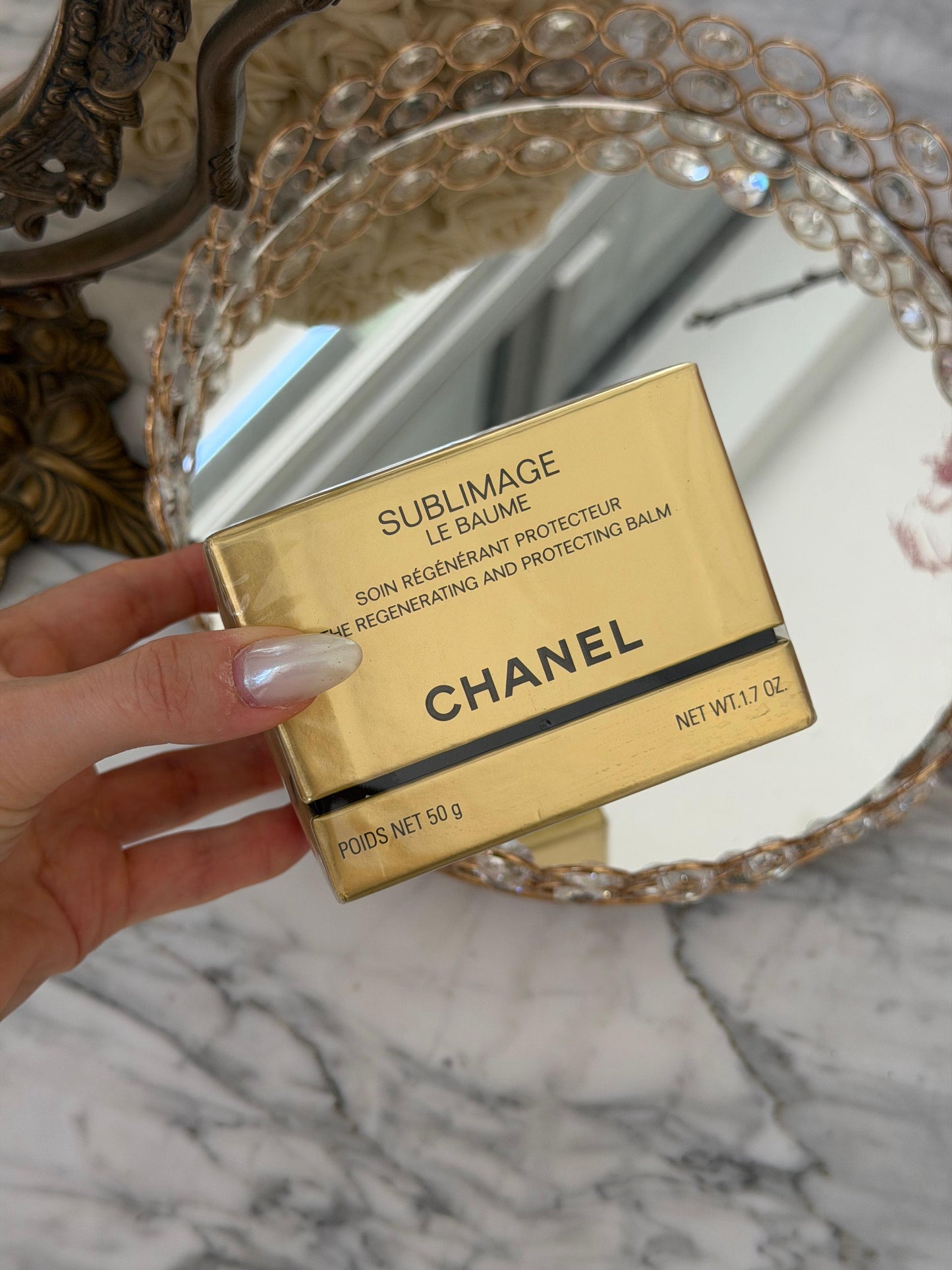 CHANEL Sublimage Le Baume
Ultimate Protecting Balm: Reinvigorates and Comforts