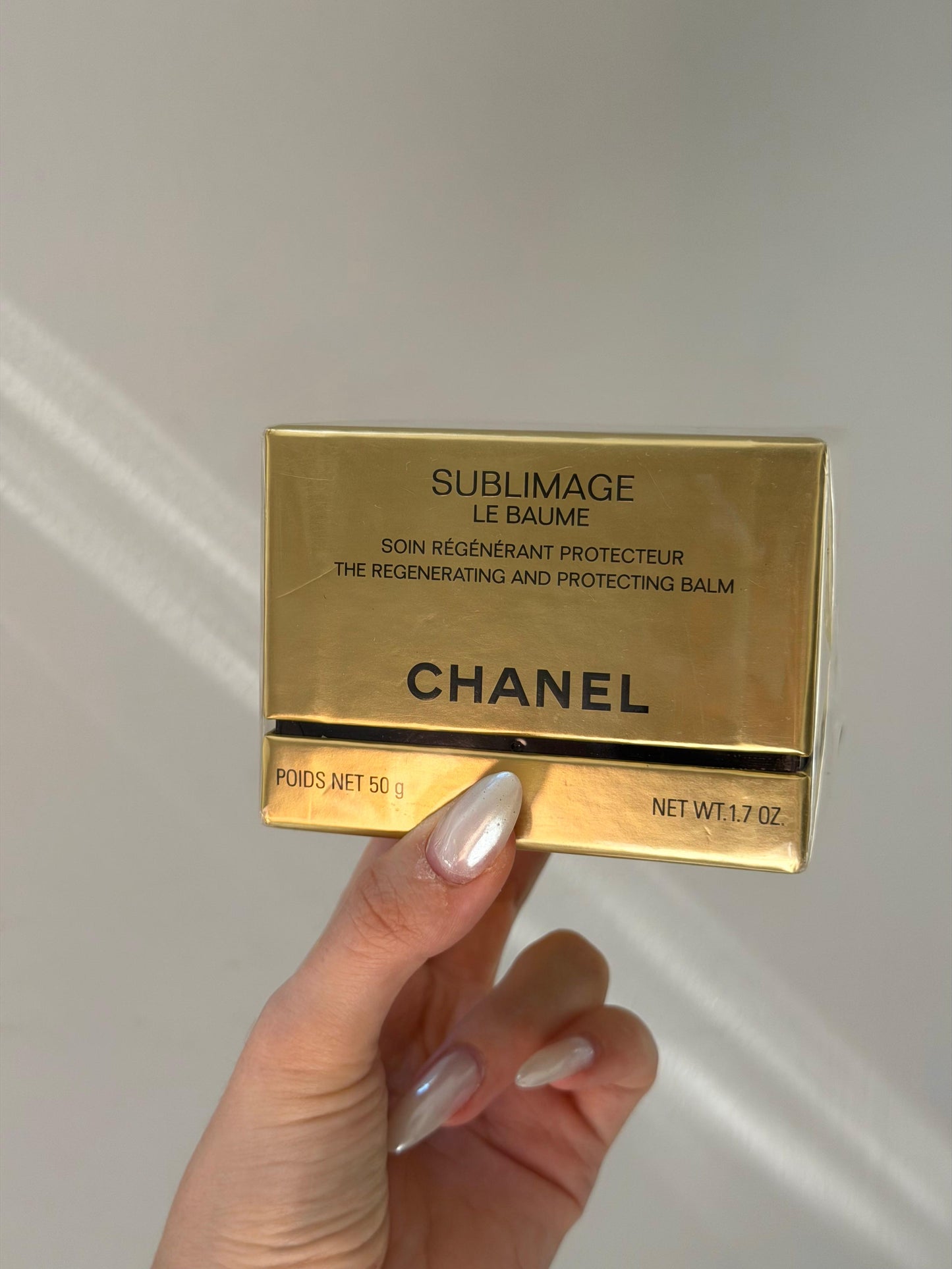CHANEL Sublimage Le Baume
Ultimate Protecting Balm: Reinvigorates and Comforts
