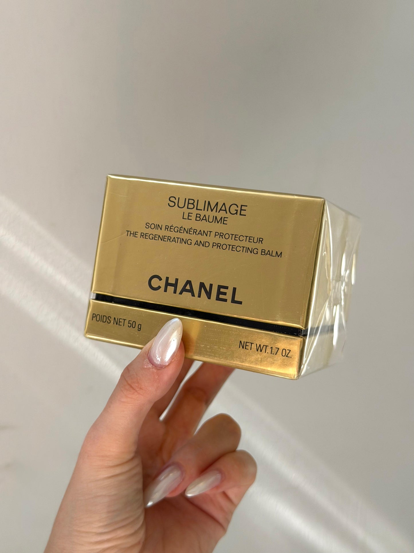 CHANEL Sublimage Le Baume
Ultimate Protecting Balm: Reinvigorates and Comforts