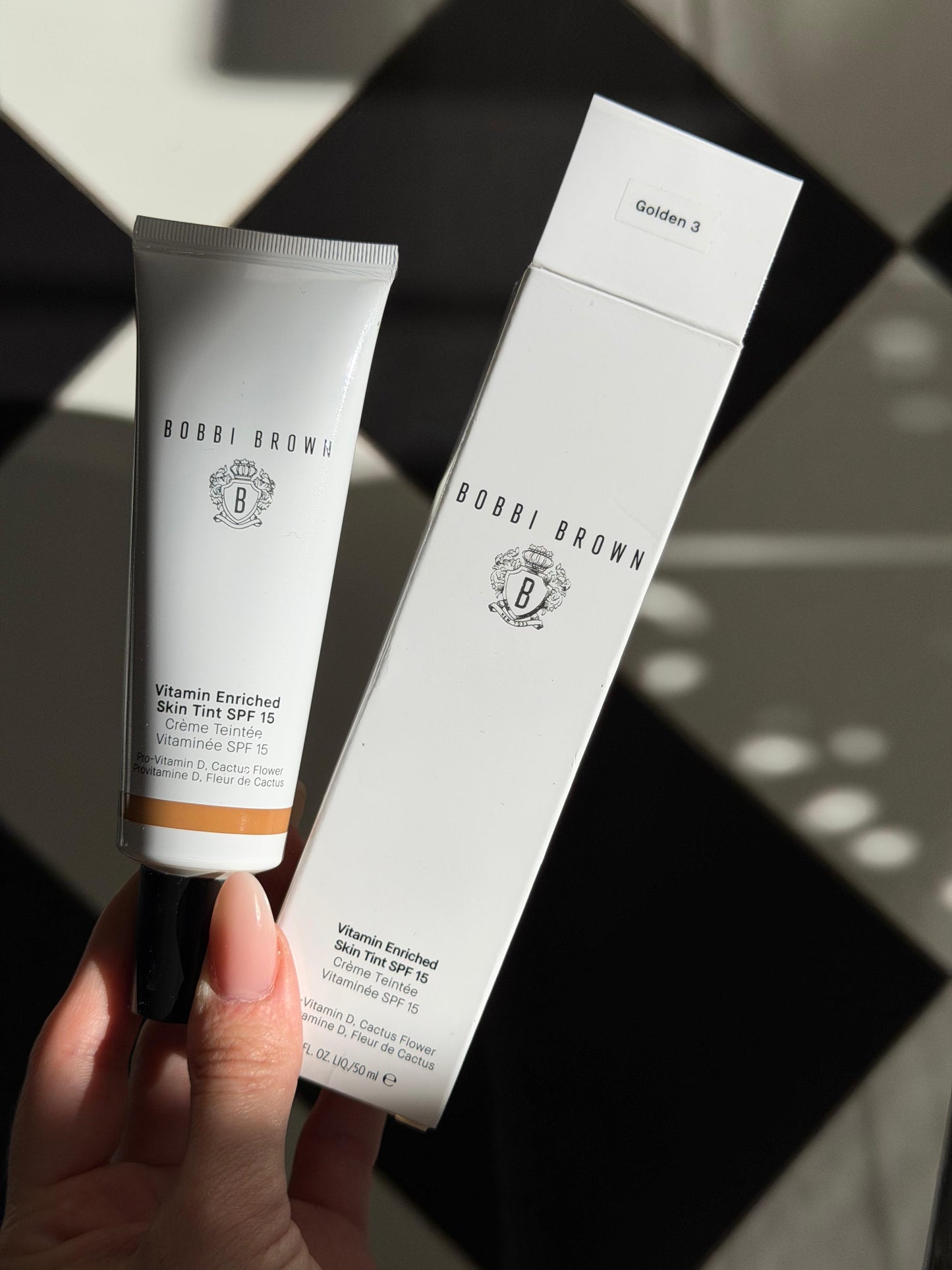 BOBBI BROWN Vitamin Enriched Skin Hydrating Tinted Foundation SPF15 - Golden 3