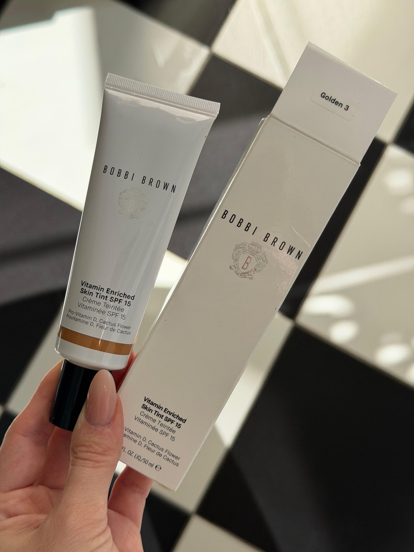 BOBBI BROWN Vitamin Enriched Skin Hydrating Tinted Foundation SPF15 - Golden 3