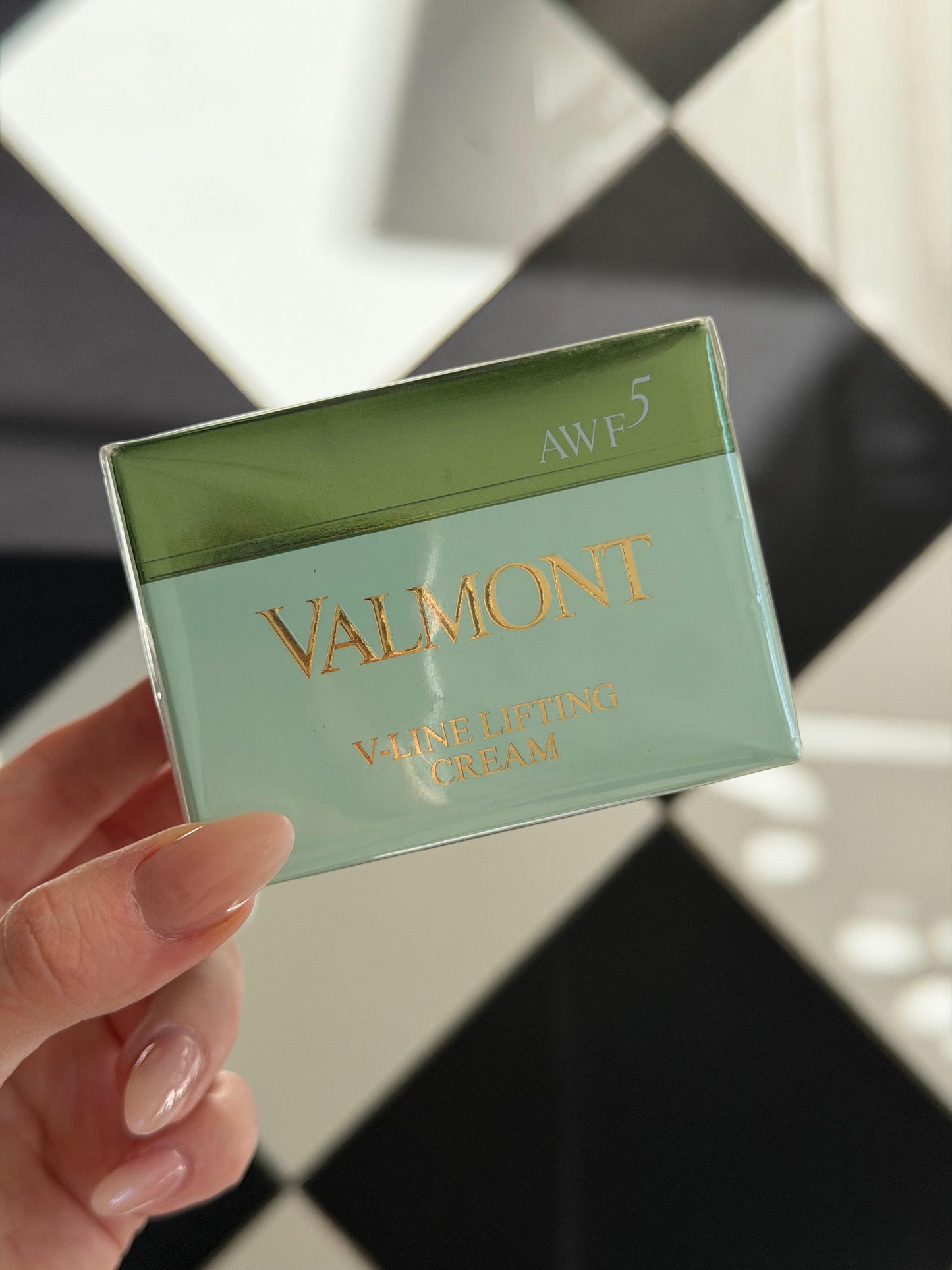 VALMONT V-Line Lifting Cream Smoothing, Wrinkle Correction